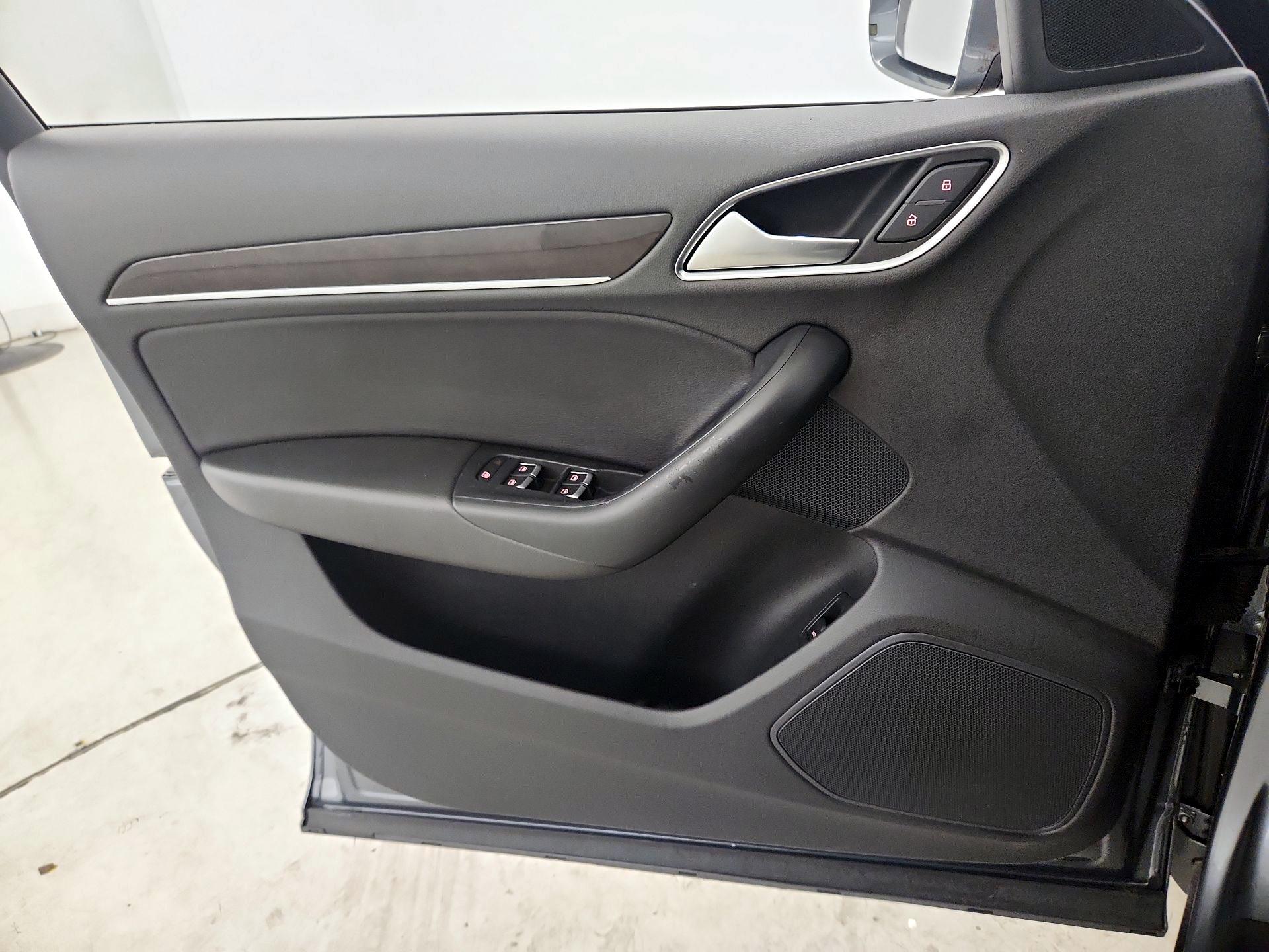 Thumbnail: 2015 Audi Q3 - 12