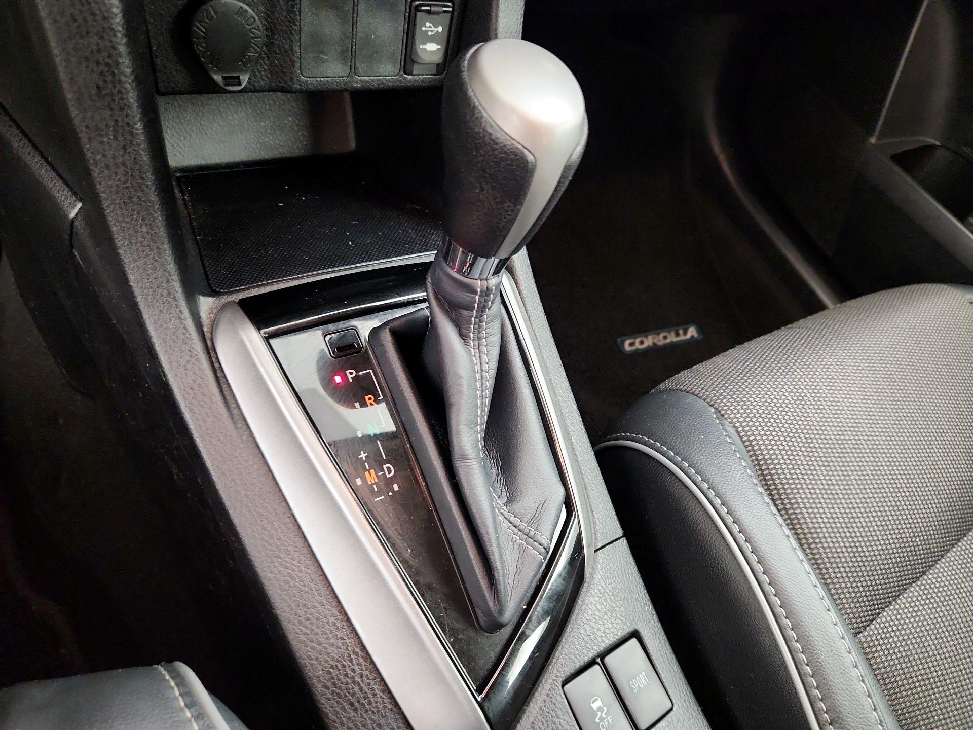 Thumbnail: 2015 Toyota Corolla - 17