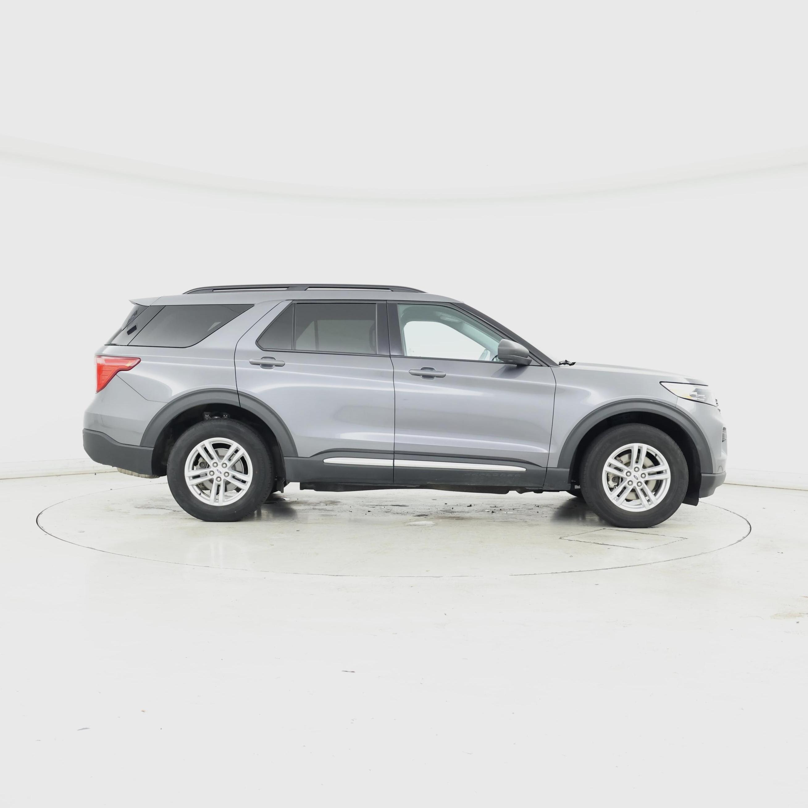 Thumbnail: 2022 Ford Explorer - 7