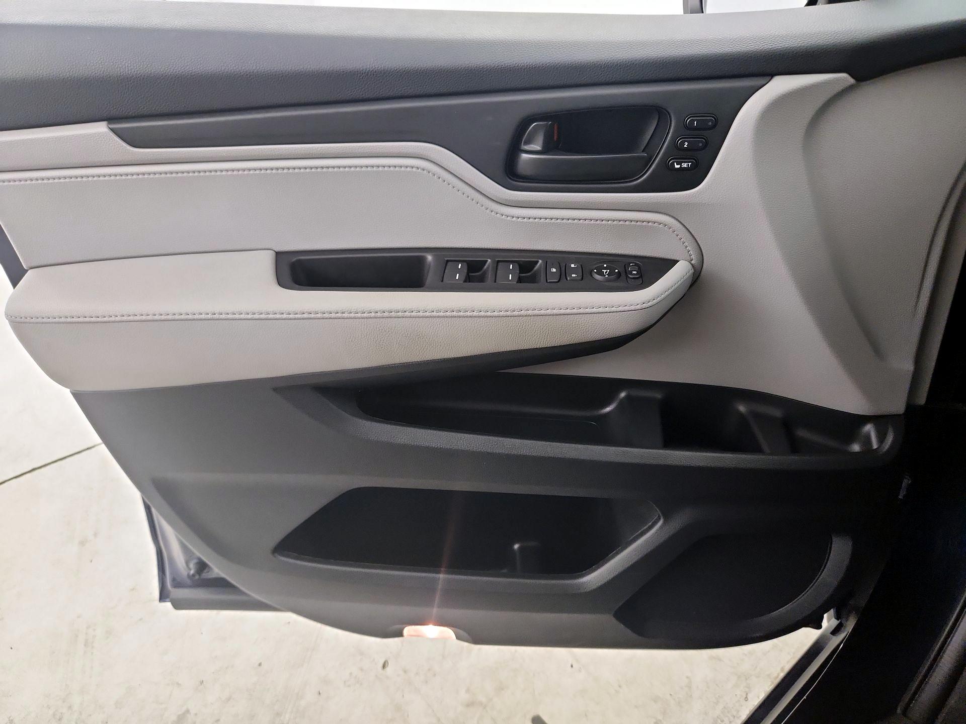 Thumbnail: 2019 Honda Odyssey - 12