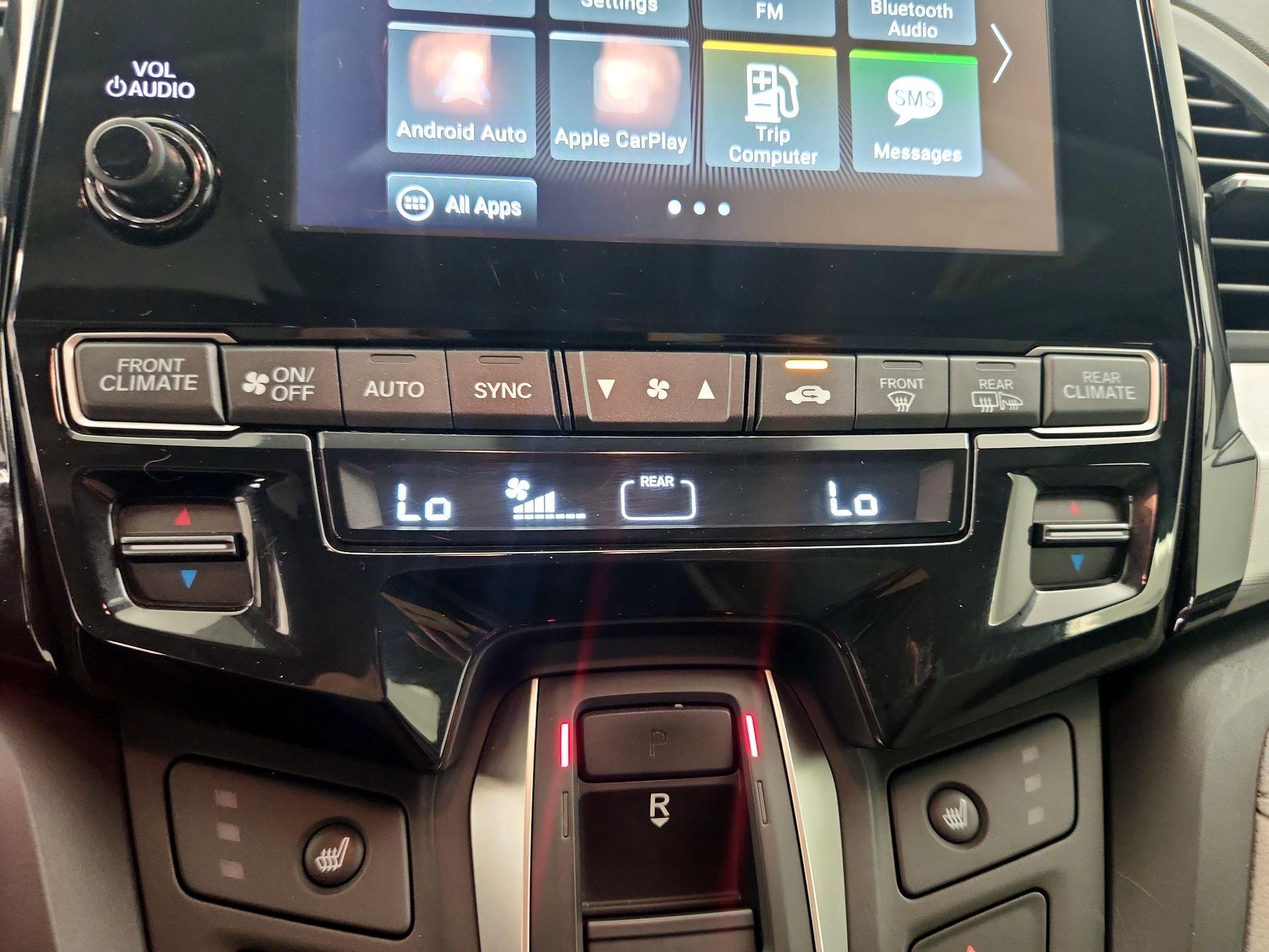 Thumbnail: 2019 Honda Odyssey - 16
