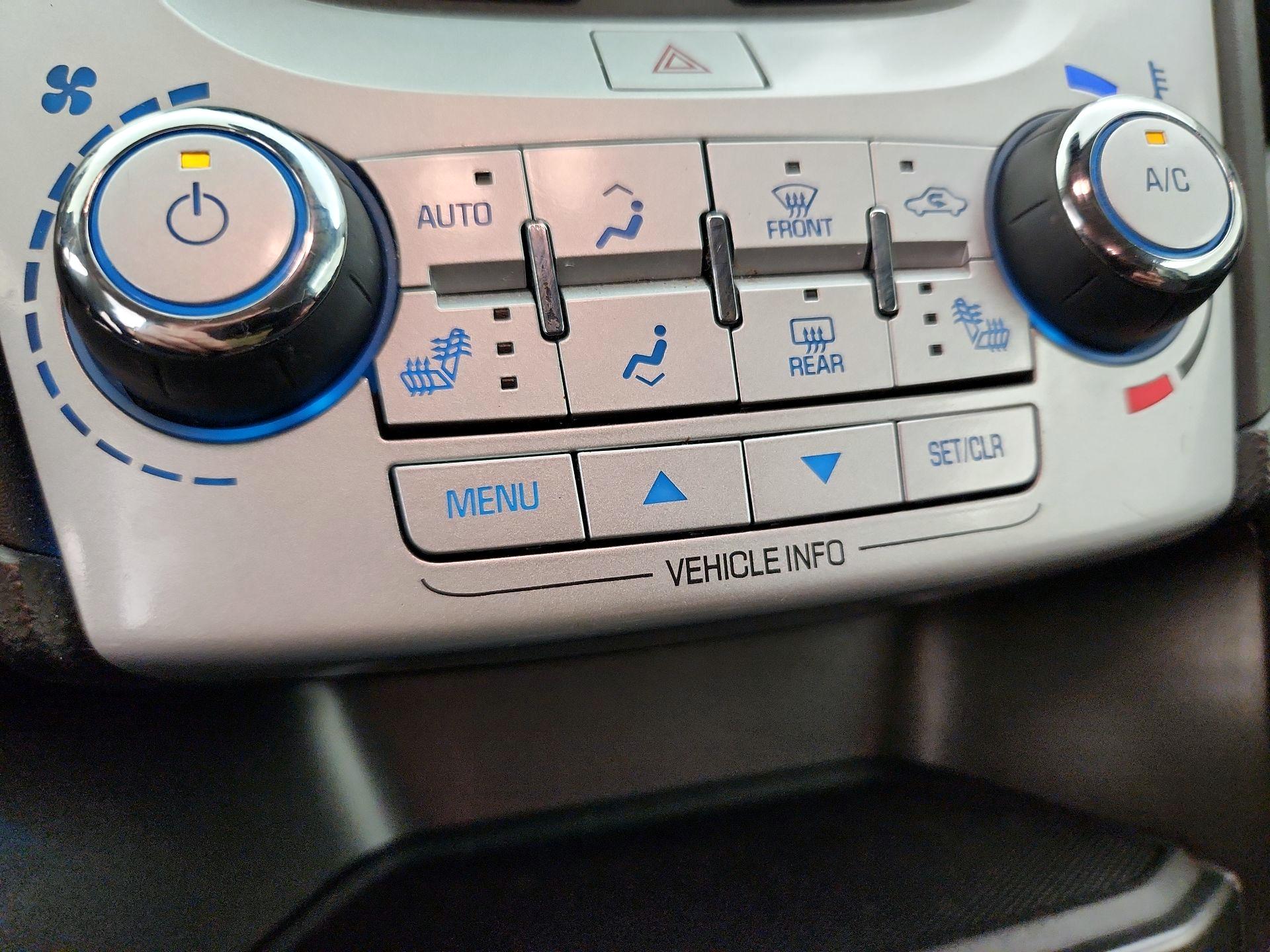 Thumbnail: 2016 Chevrolet Equinox - 16
