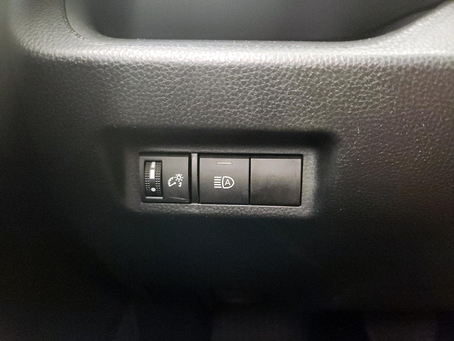 Thumbnail: 2021 Toyota RAV4 - 13