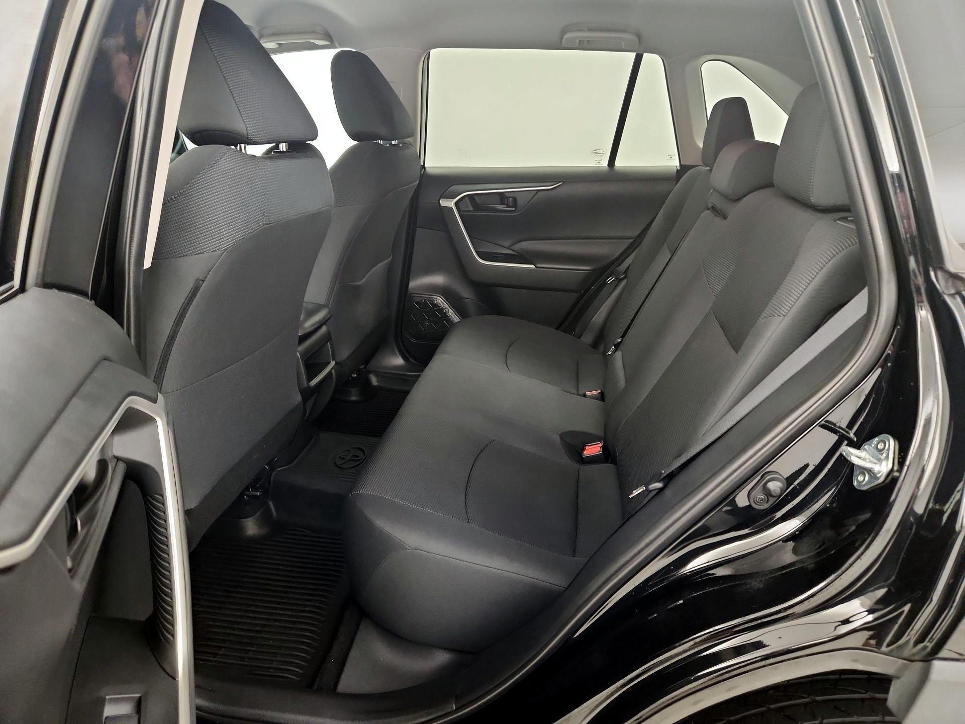 Thumbnail: 2021 Toyota RAV4 - 20