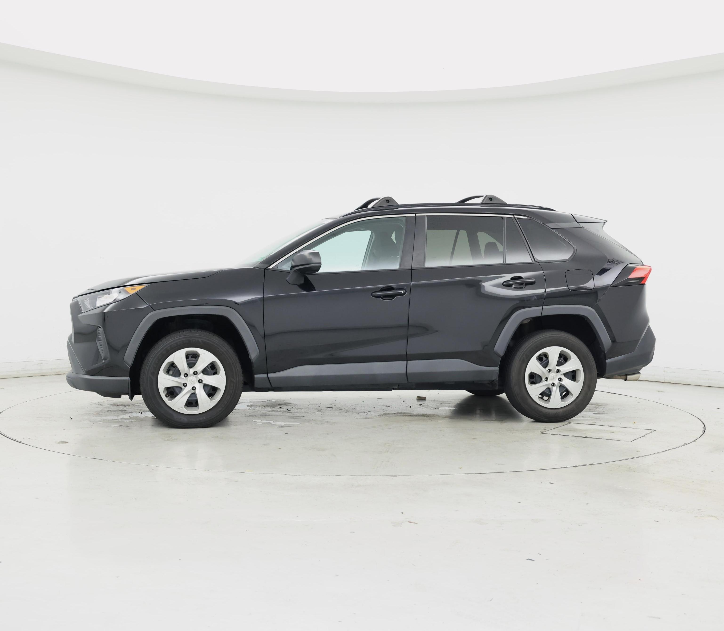 Thumbnail: 2021 Toyota RAV4 - 3