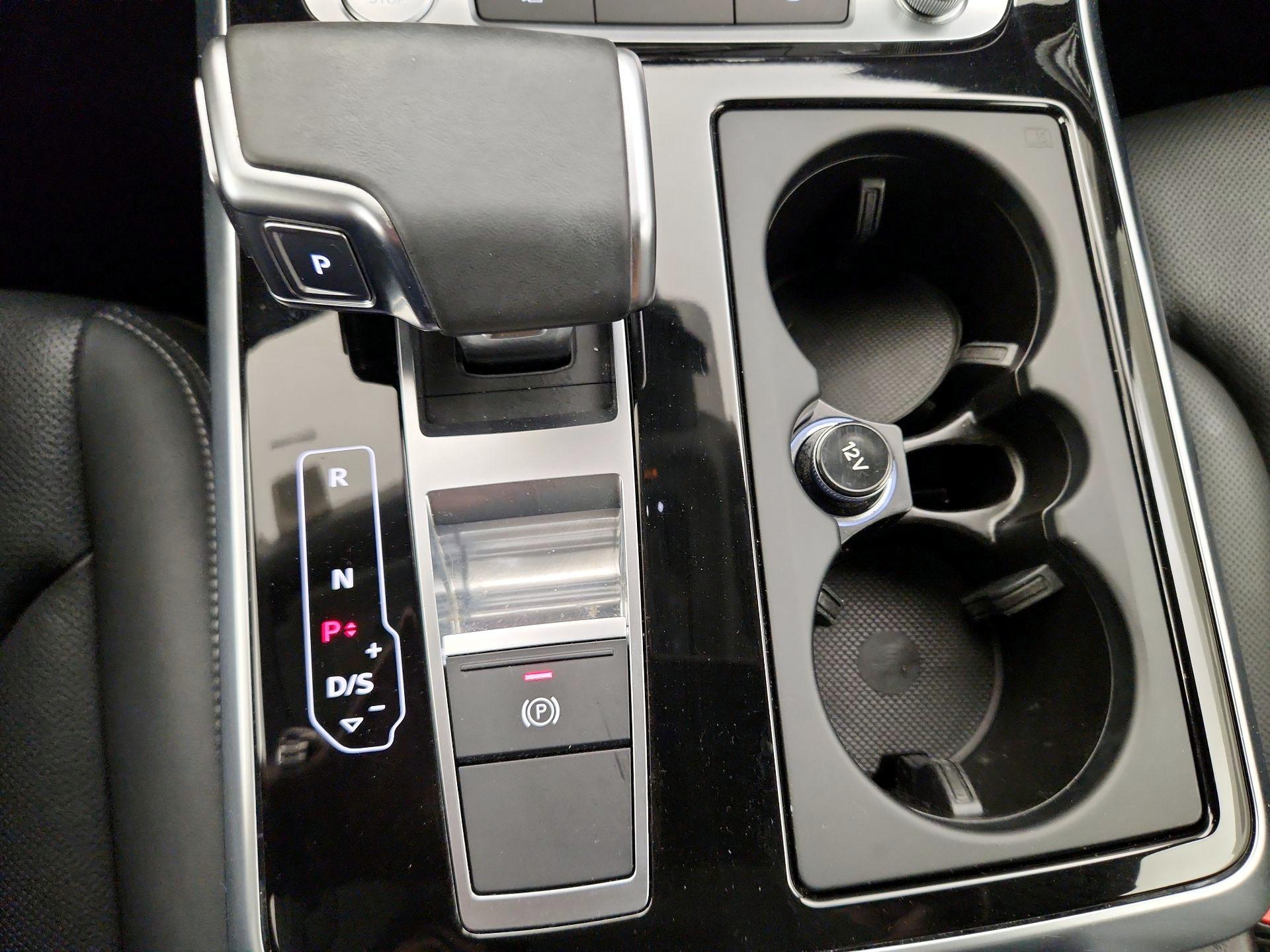 Thumbnail: 2020 Audi Q8 - 18