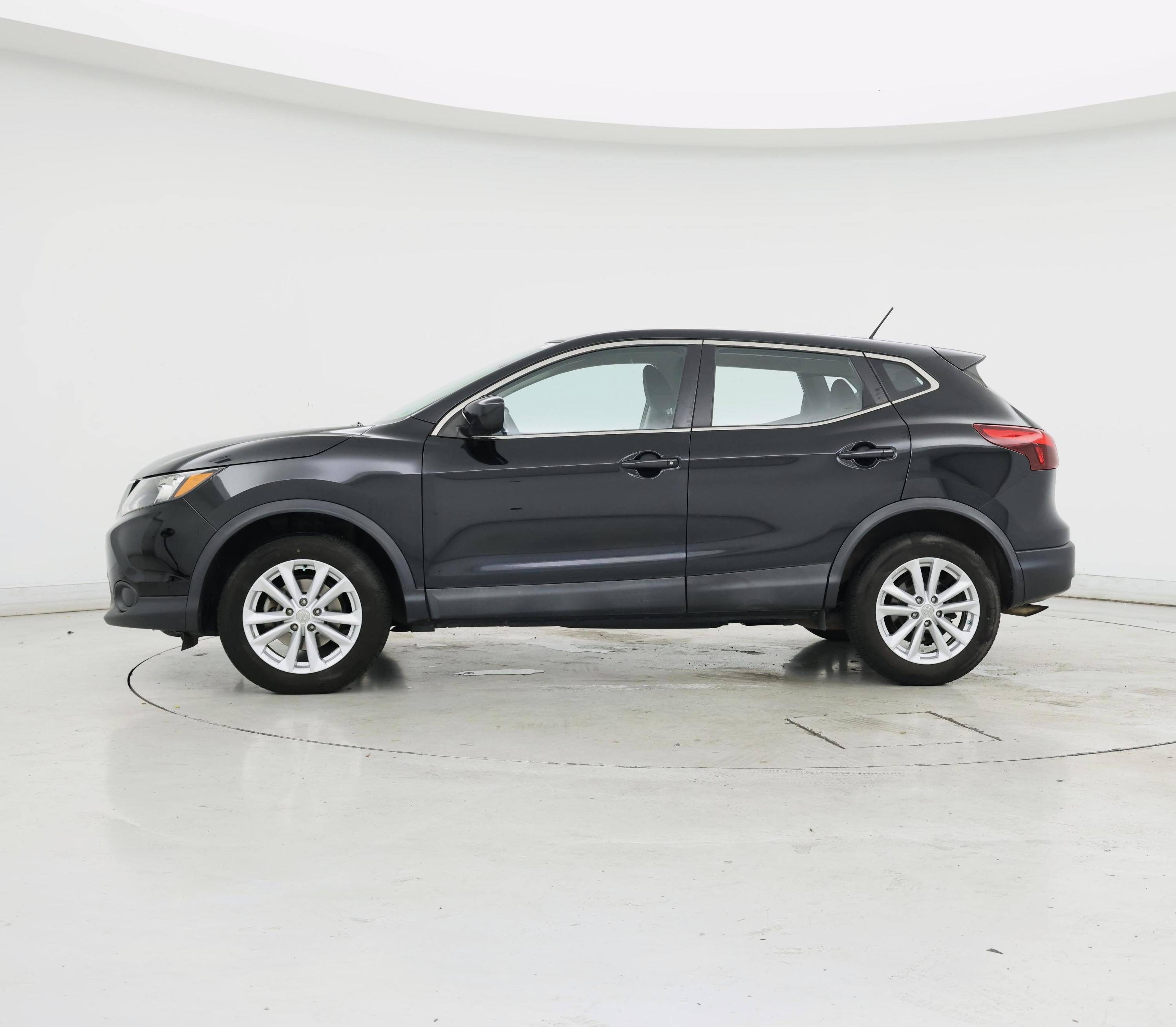 Thumbnail: 2017 Nissan Rogue Sport - 3