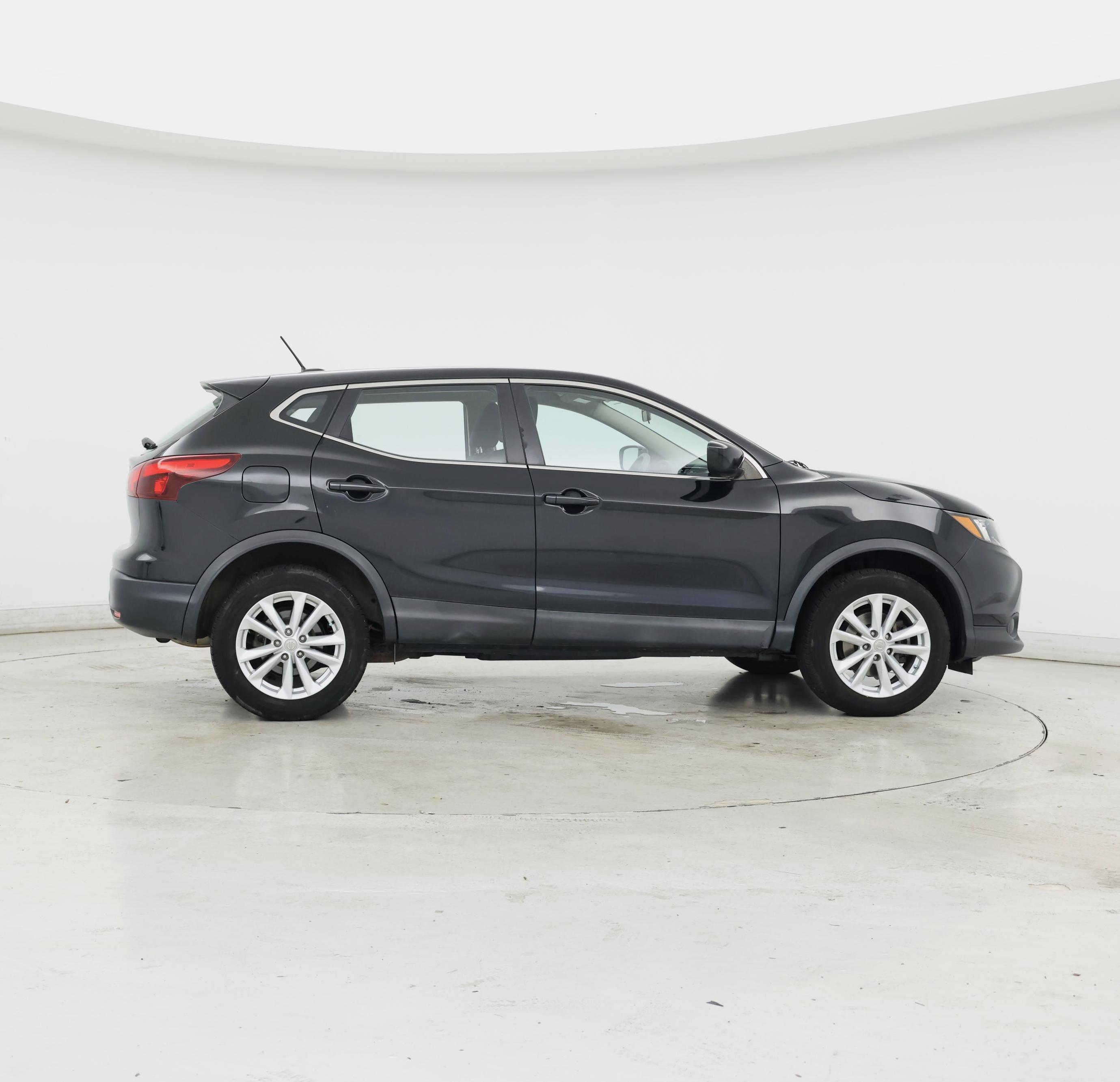 Thumbnail: 2017 Nissan Rogue Sport - 7