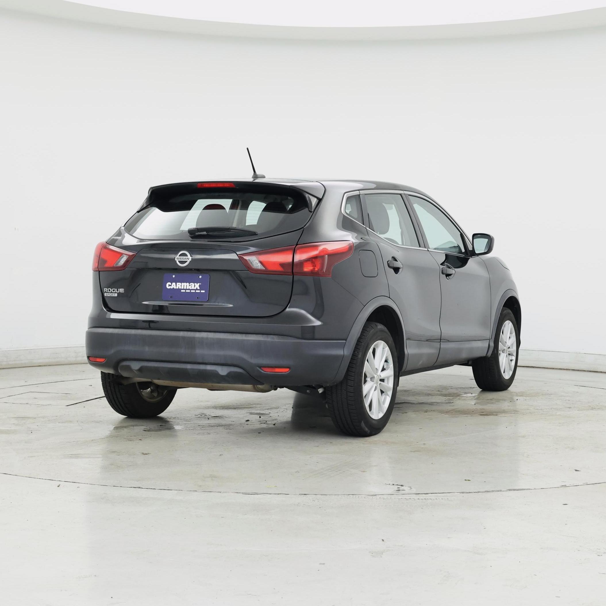 Thumbnail: 2017 Nissan Rogue Sport - 8