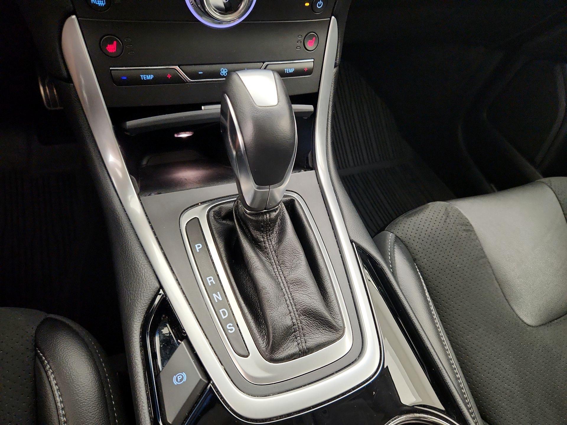 Thumbnail: 2018 Ford Edge - 18