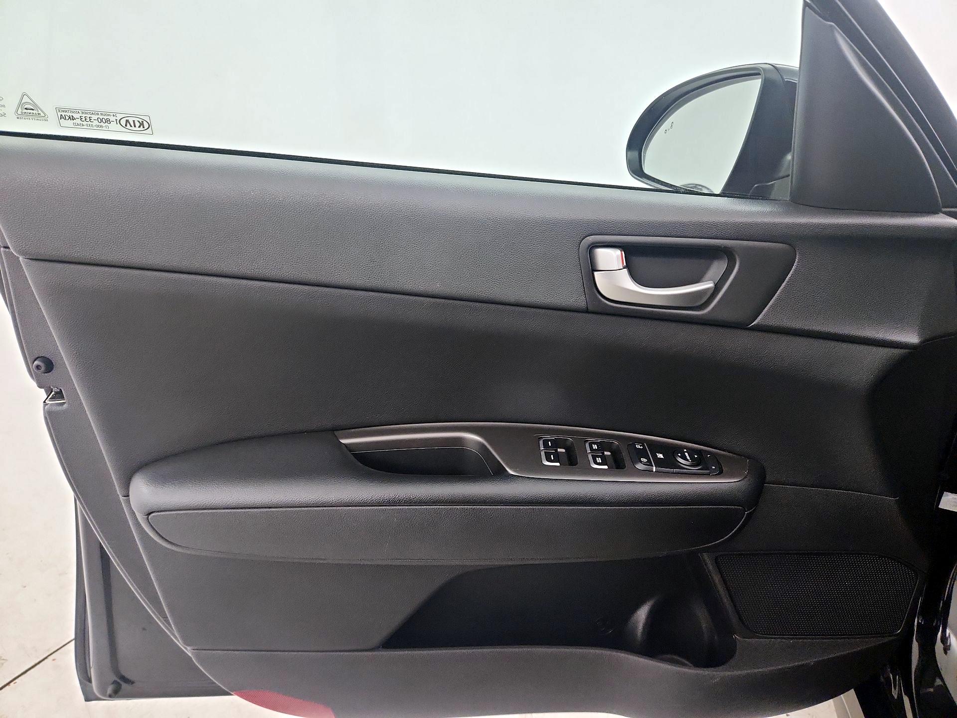 Thumbnail: 2019 Kia Optima - 12