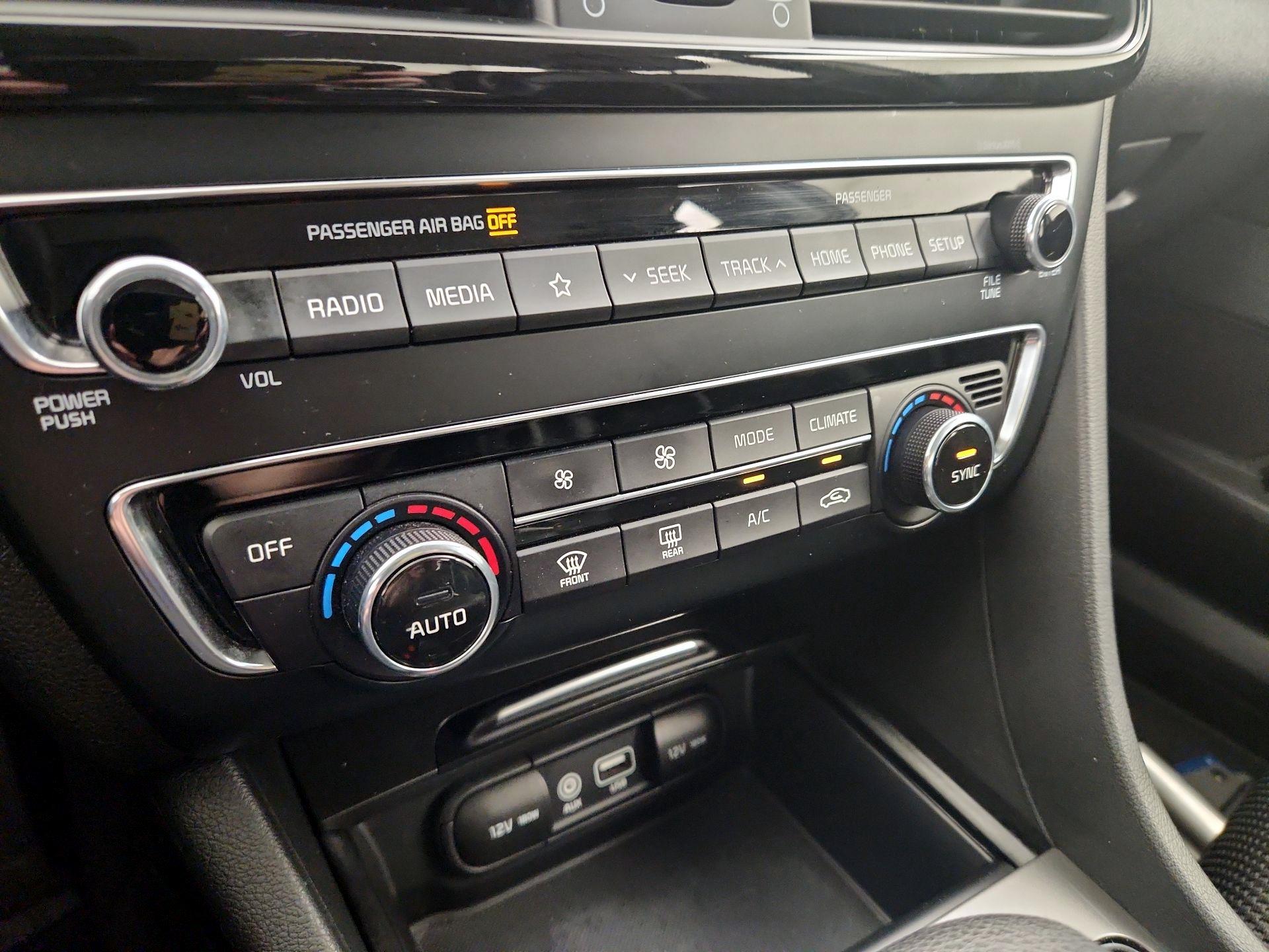 Thumbnail: 2019 Kia Optima - 16