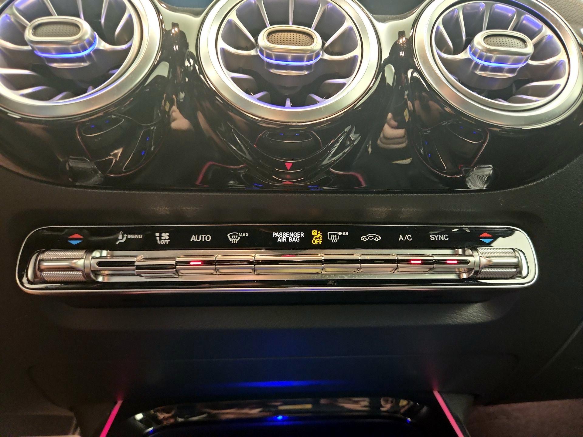Thumbnail: 2021 Mercedes-Benz GLA - 16