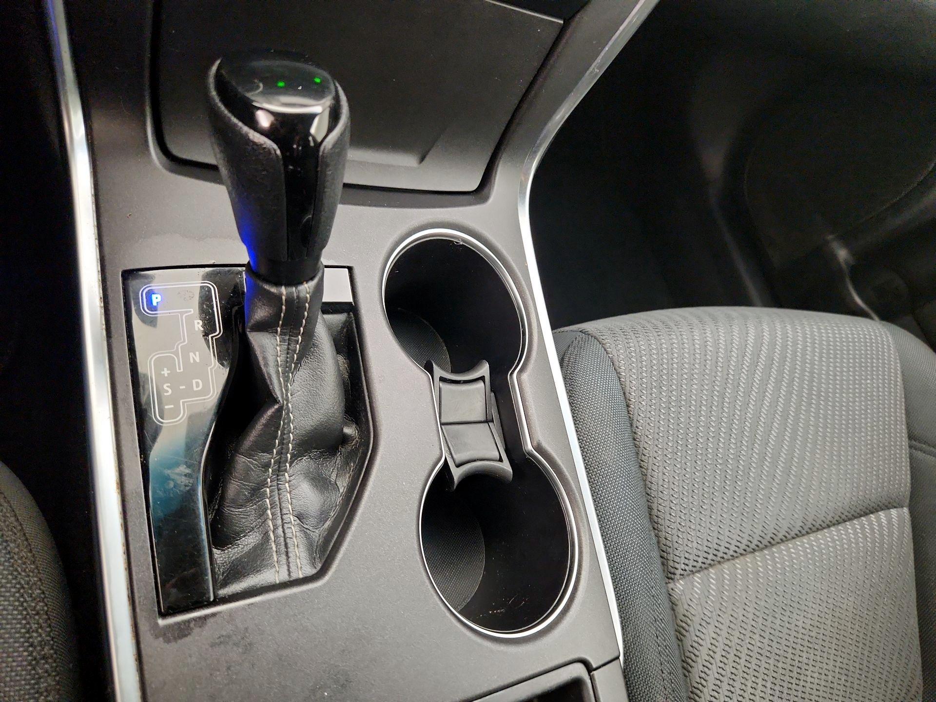 Thumbnail: 2016 Toyota Camry - 17