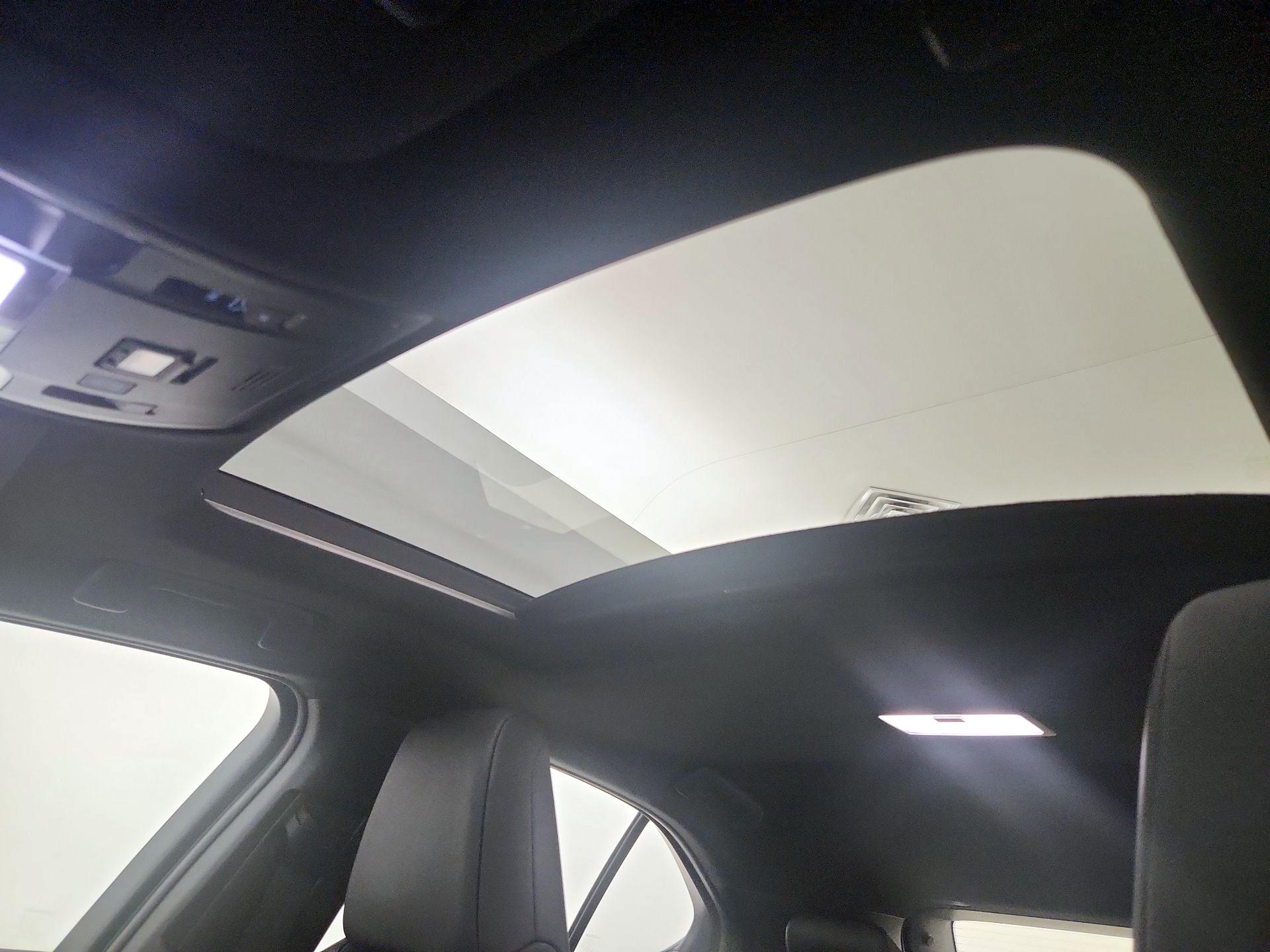 Thumbnail: 2019 Lexus UX - 19