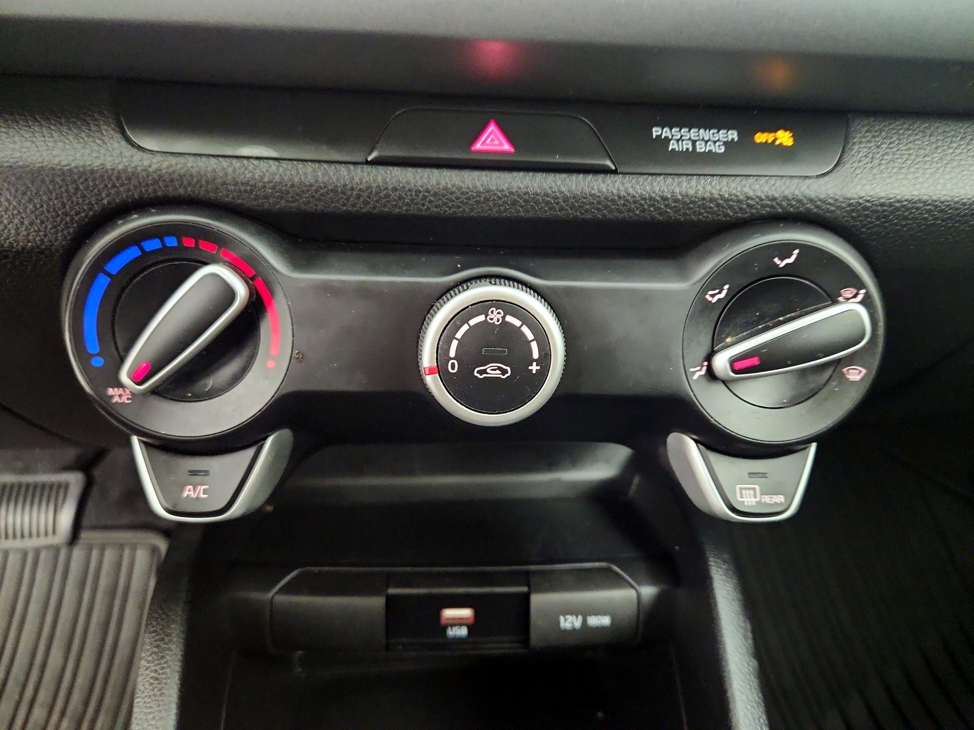 Thumbnail: 2023 Kia Rio - 16