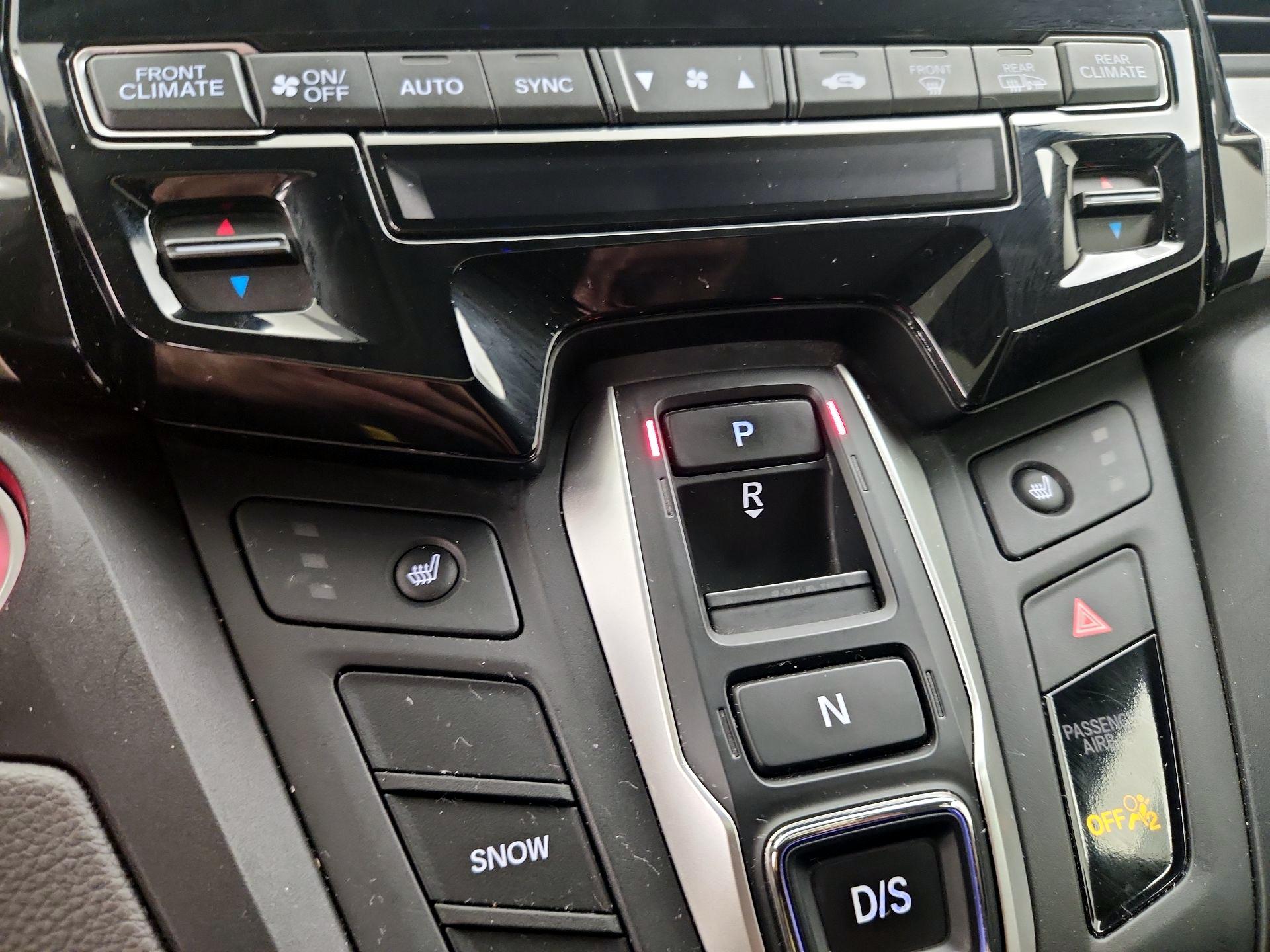 Thumbnail: 2018 Honda Odyssey - 16