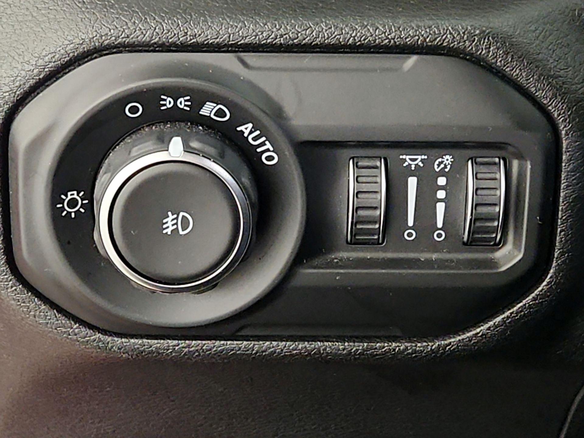 Thumbnail: 2021 Jeep Wrangler - 13