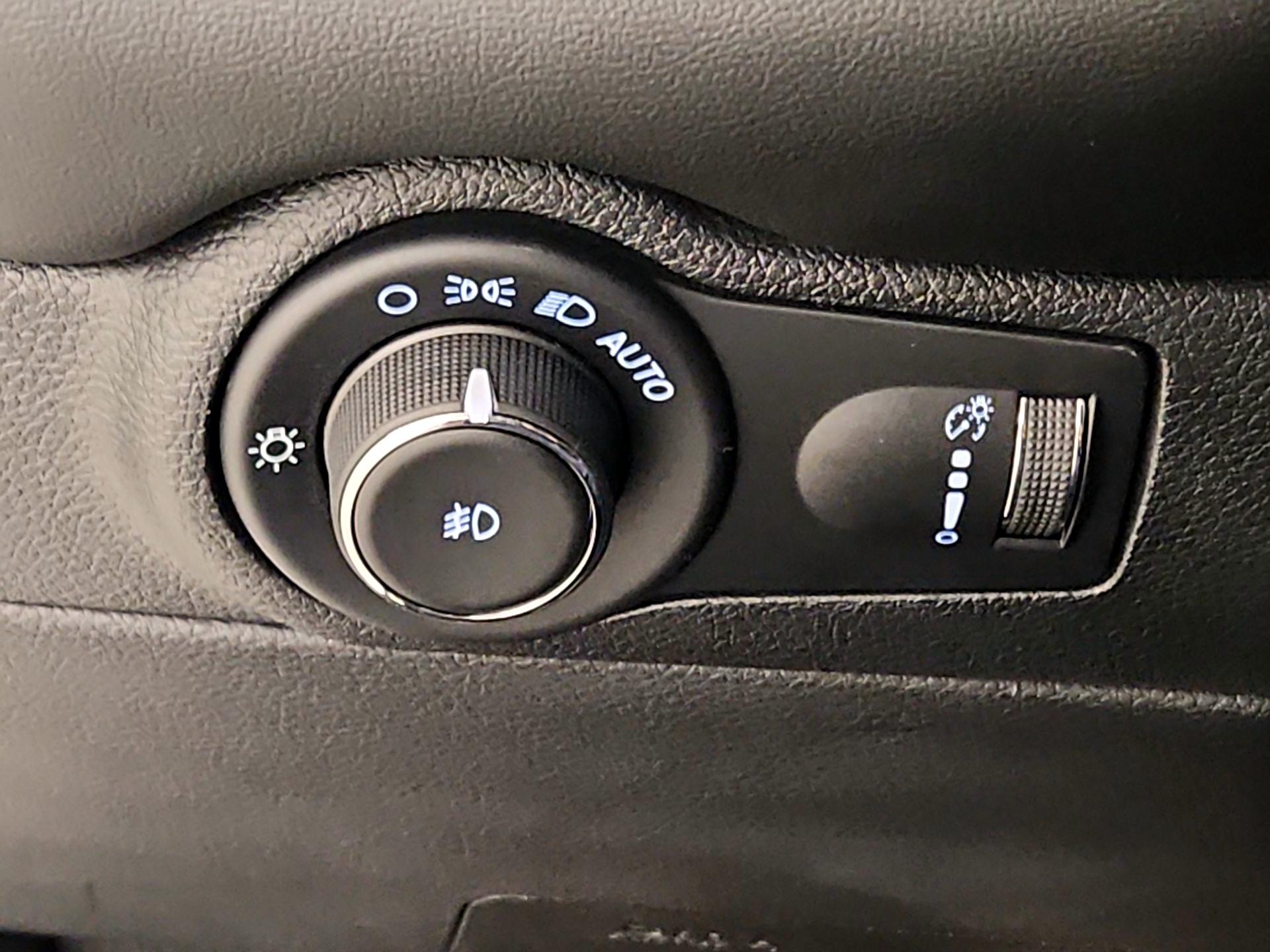 Thumbnail: 2021 Dodge Durango - 13