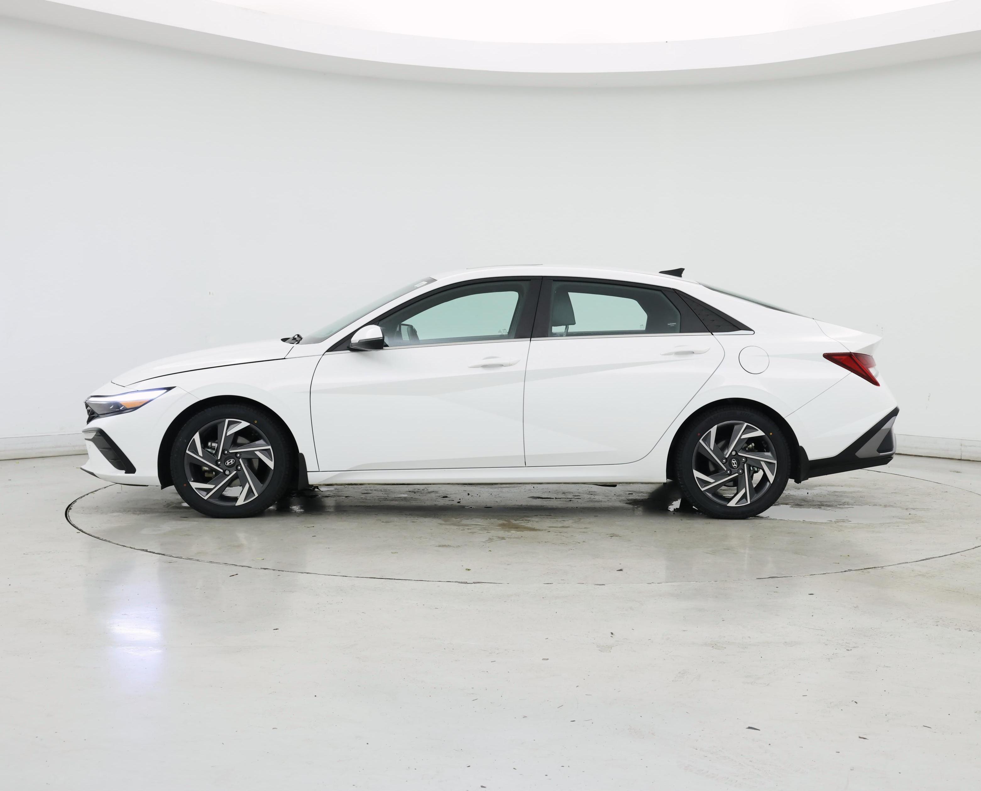 Thumbnail: 2024 Hyundai Elantra - 3