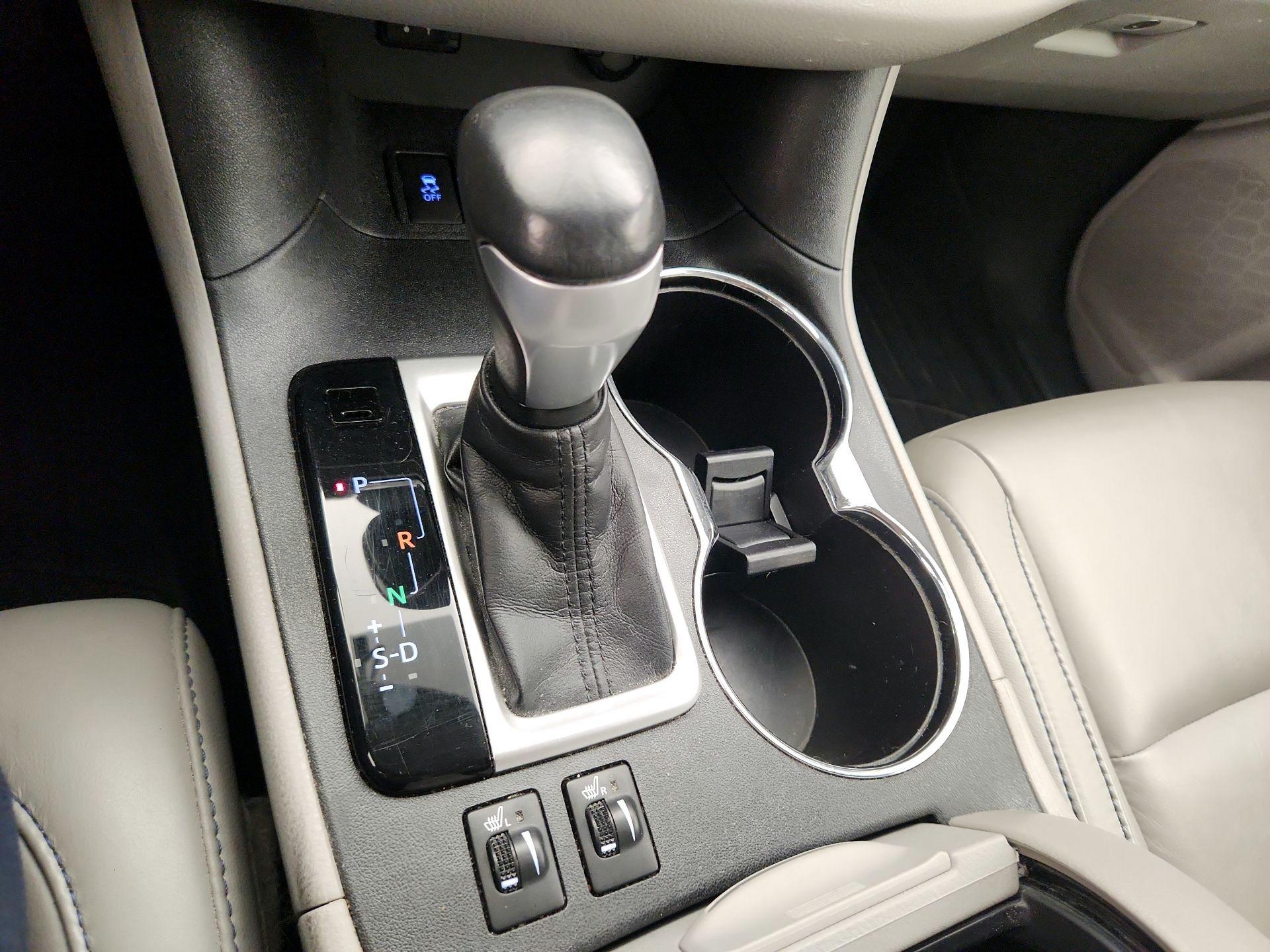 Thumbnail: 2015 Toyota Highlander - 18