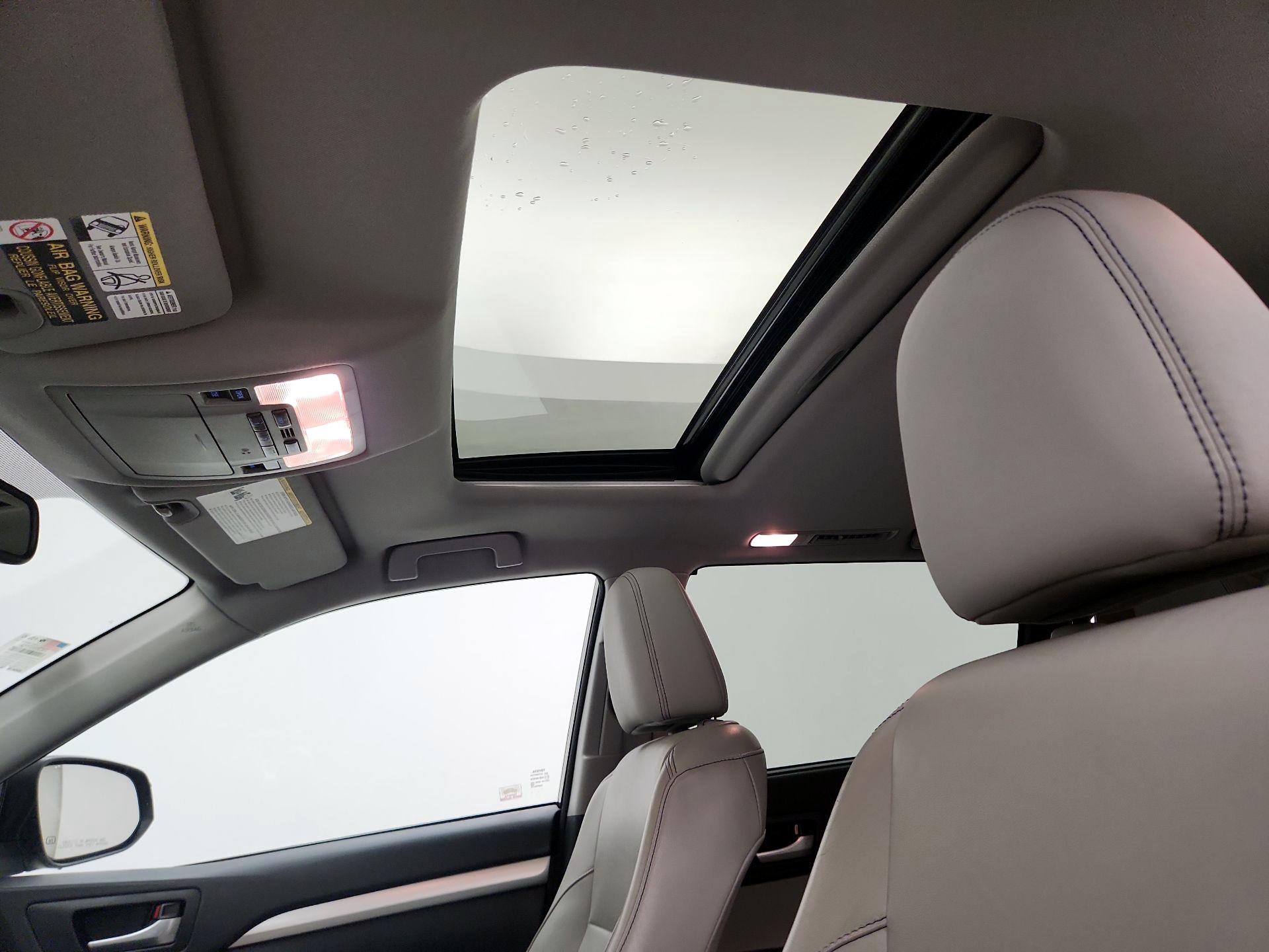 Thumbnail: 2015 Toyota Highlander - 20