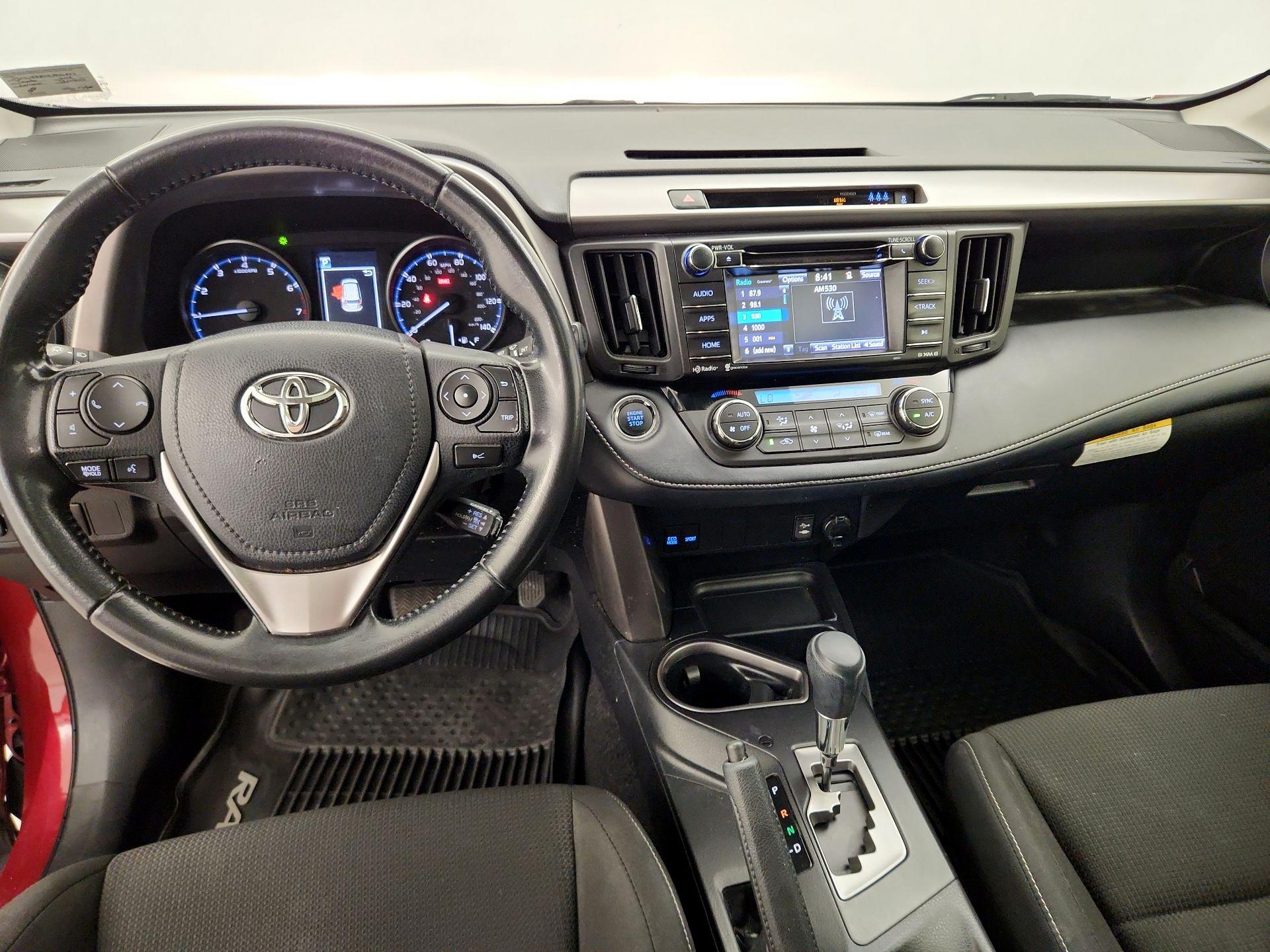 Thumbnail: 2018 Toyota RAV4 - 9