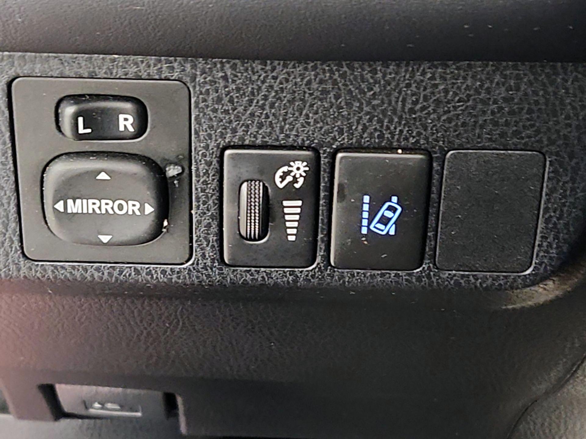 Thumbnail: 2018 Toyota RAV4 - 13