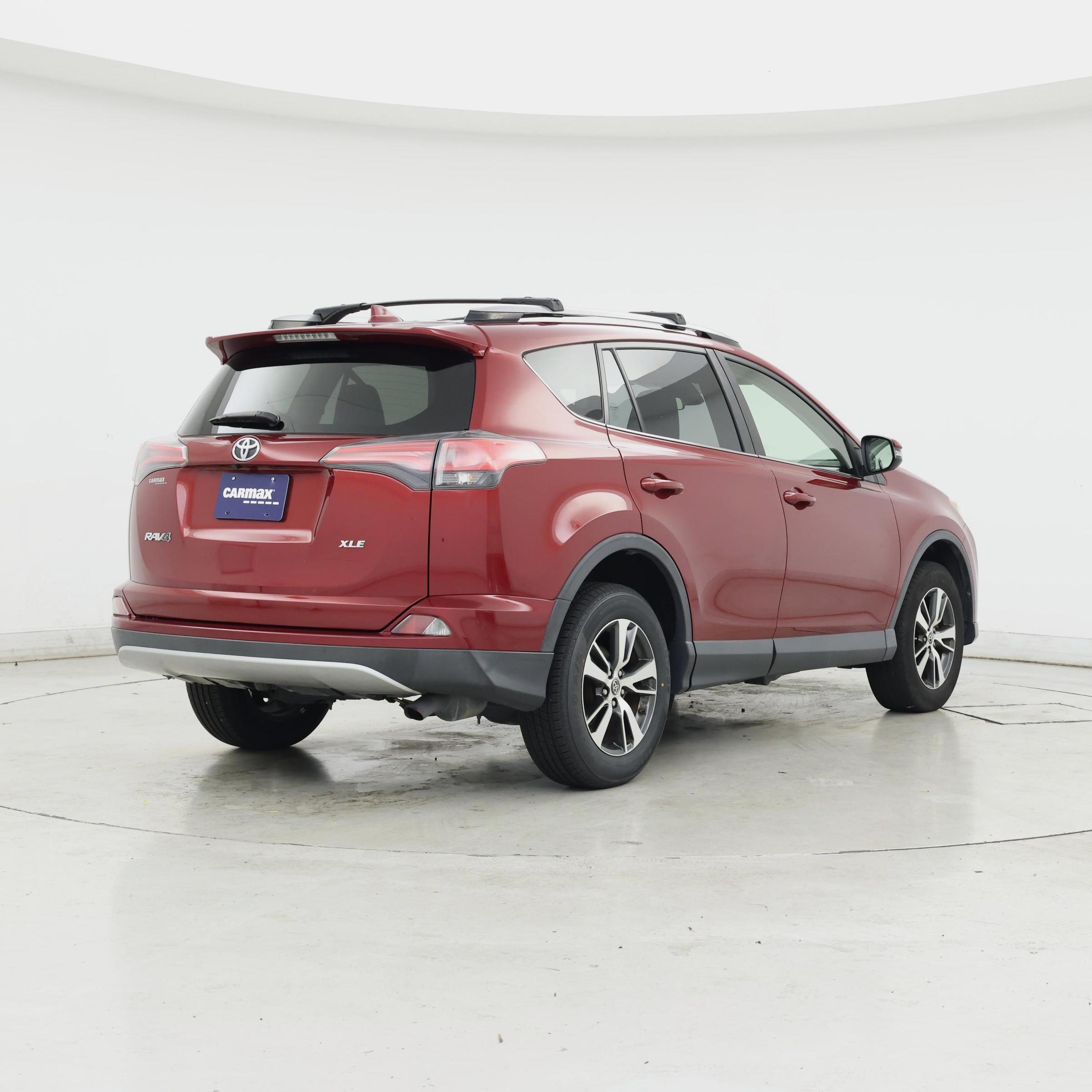 Thumbnail: 2018 Toyota RAV4 - 8