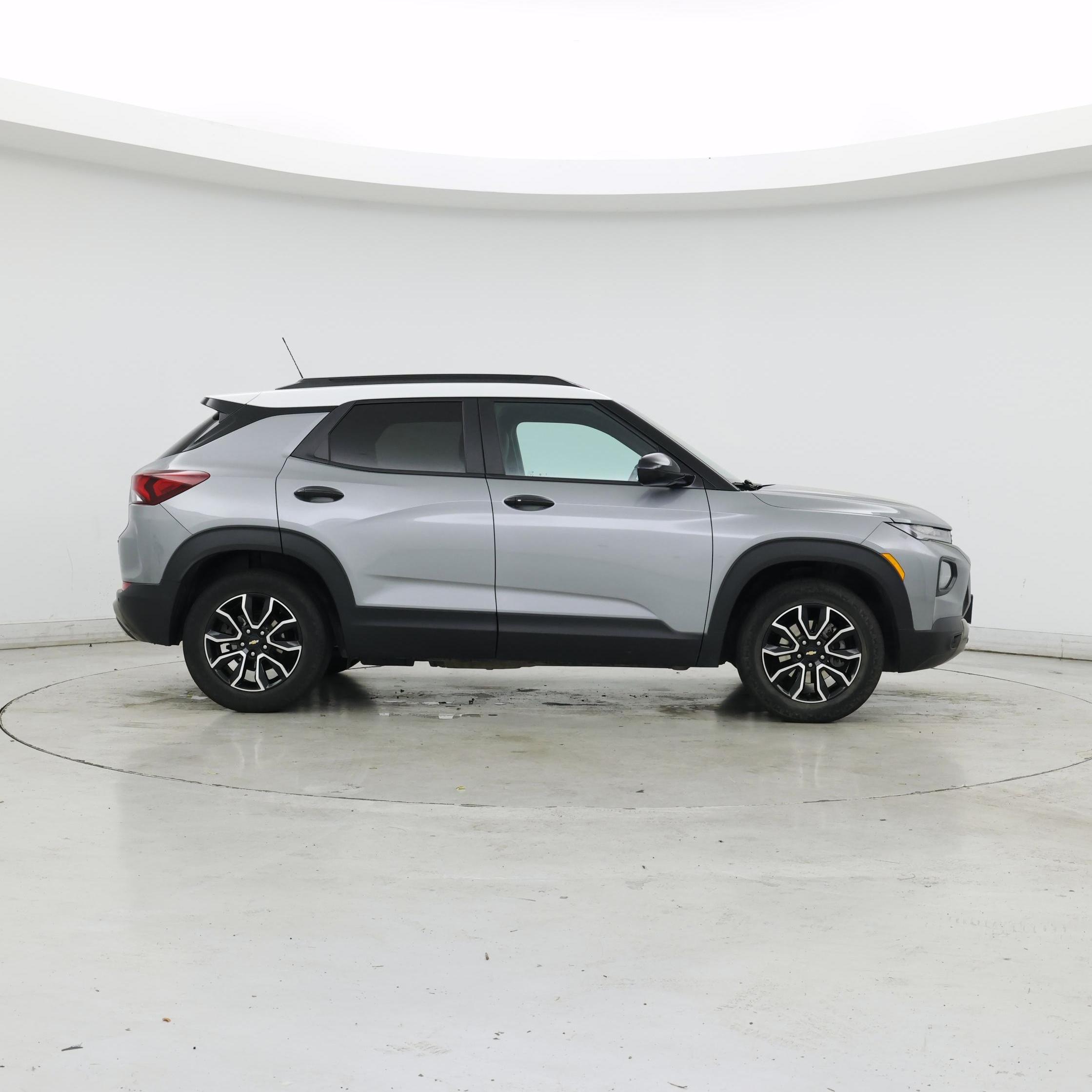 Thumbnail: 2023 Chevrolet TrailBlazer - 7
