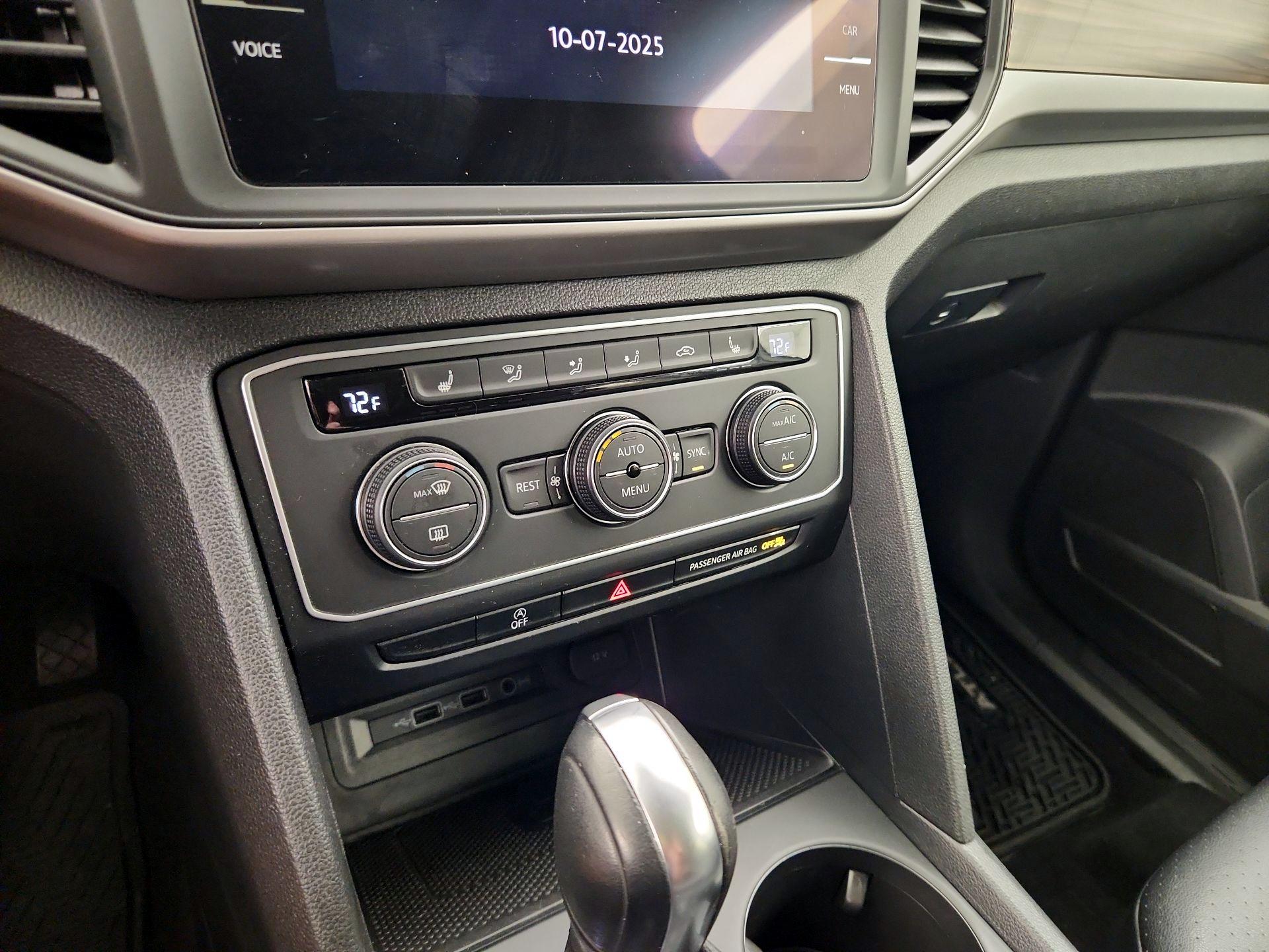 Thumbnail: 2021 Volkswagen Atlas - 16