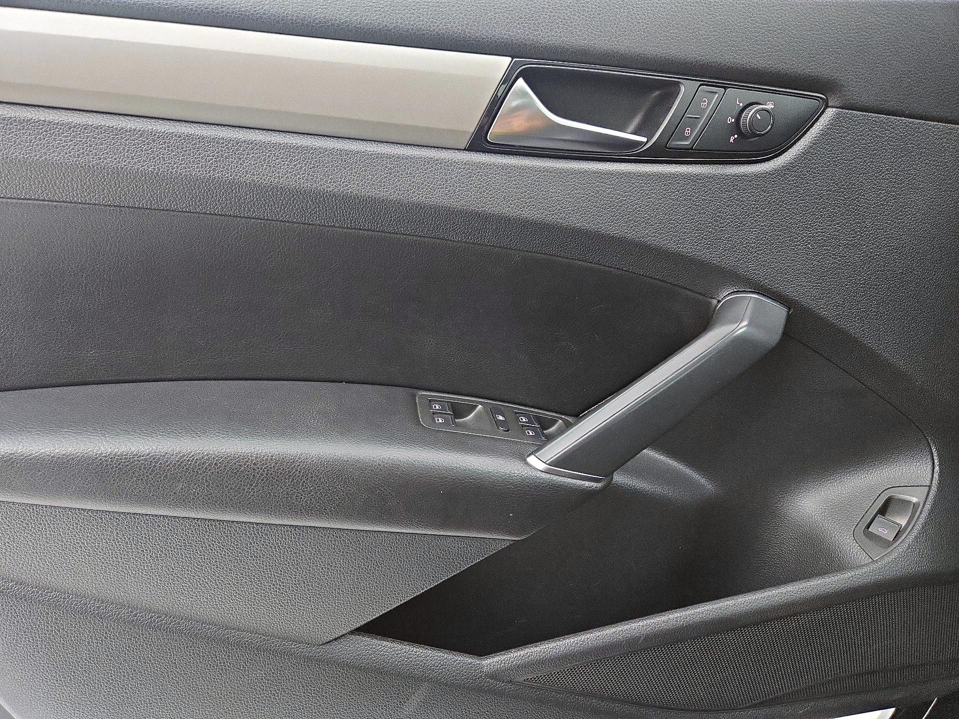 Thumbnail: 2020 Volkswagen Passat - 12