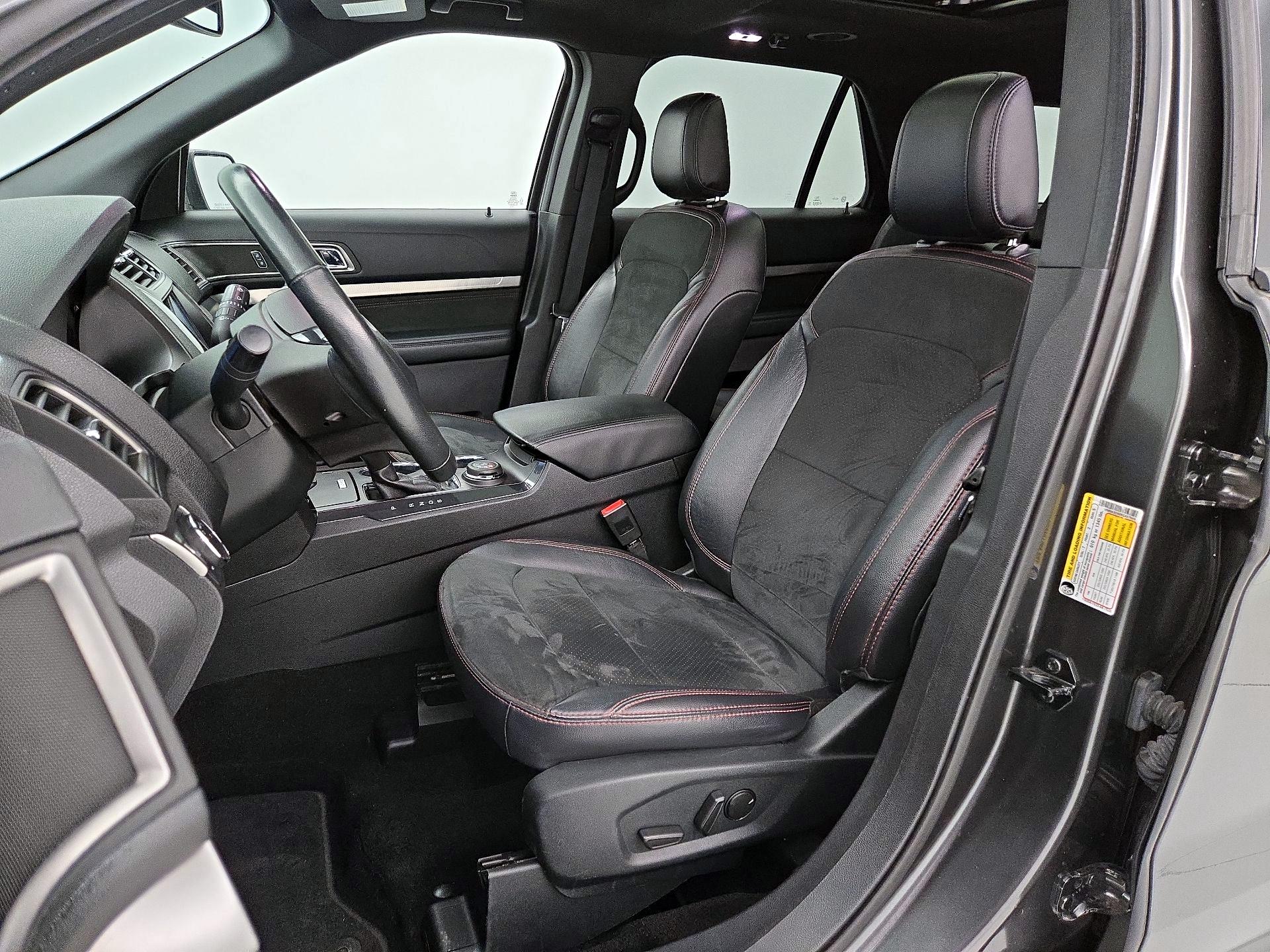 Thumbnail: 2019 Ford Explorer - 11