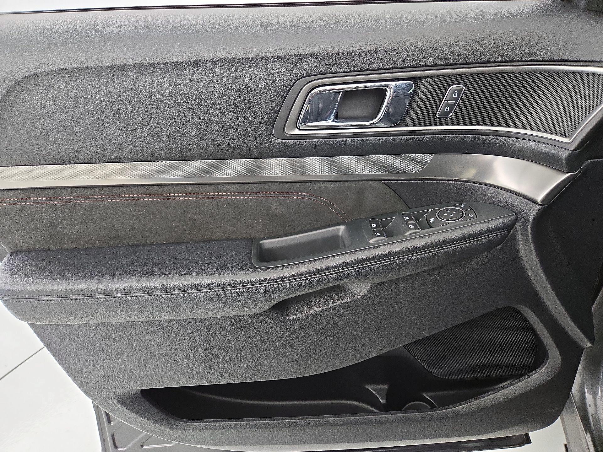 Thumbnail: 2019 Ford Explorer - 12