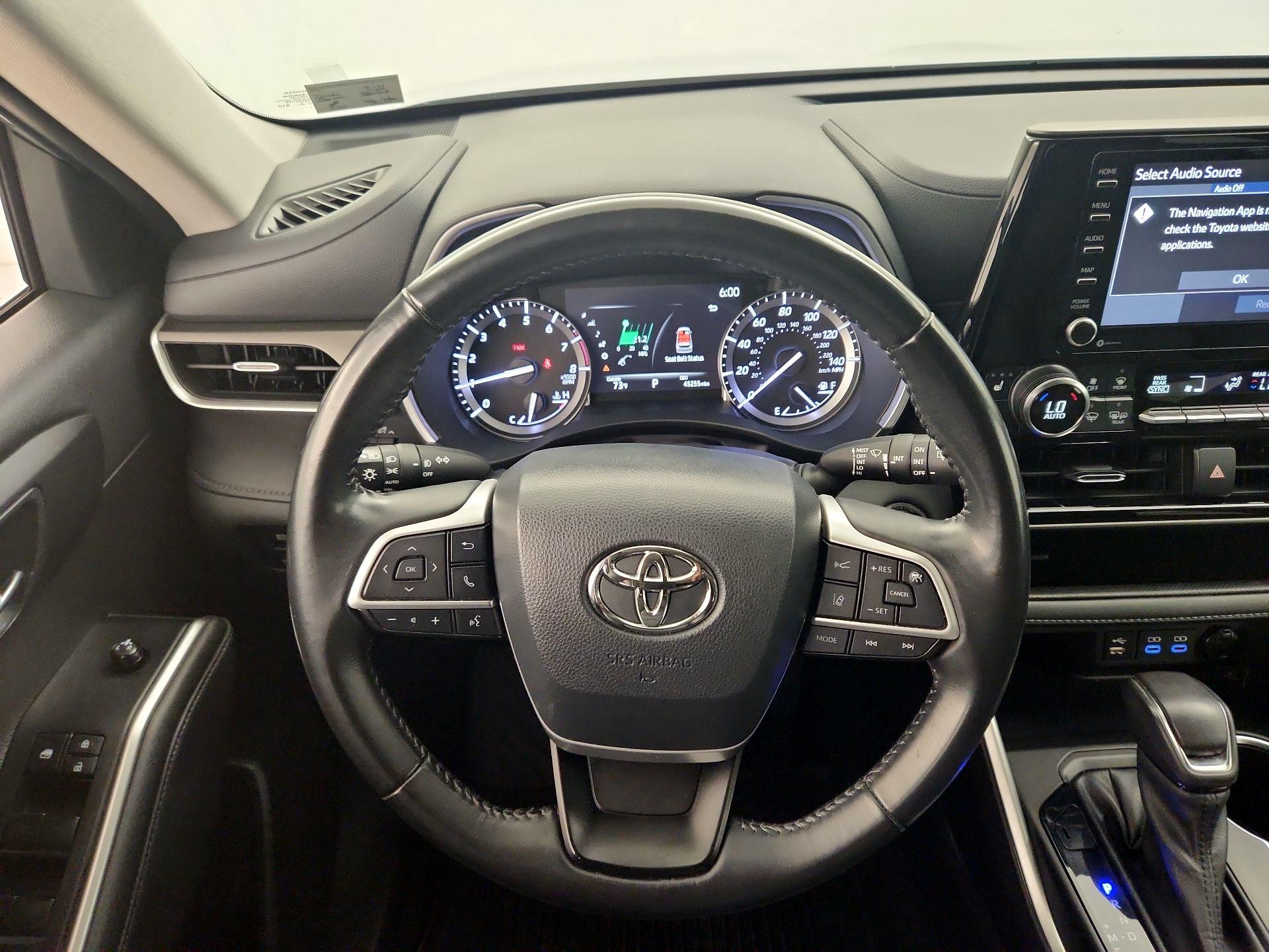 Thumbnail: 2022 Toyota Highlander - 10