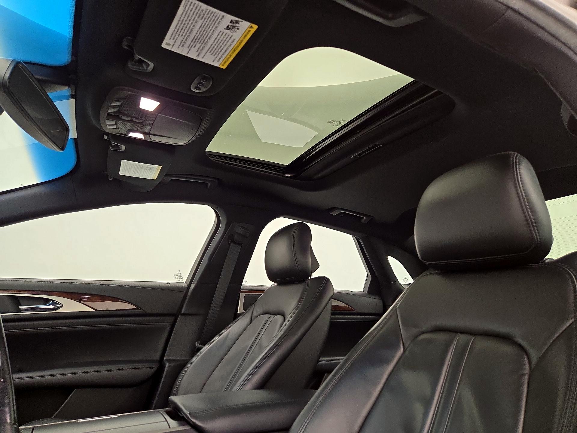 Thumbnail: 2017 Lincoln MKZ - 19