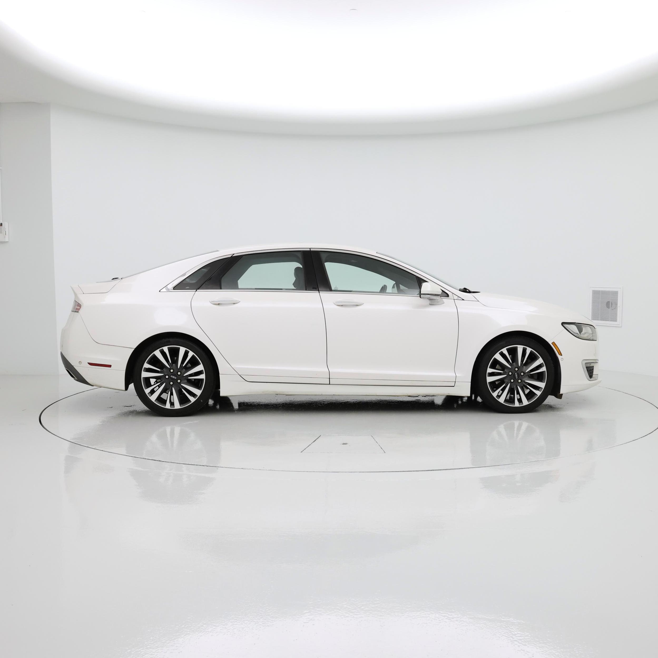 Thumbnail: 2017 Lincoln MKZ - 7