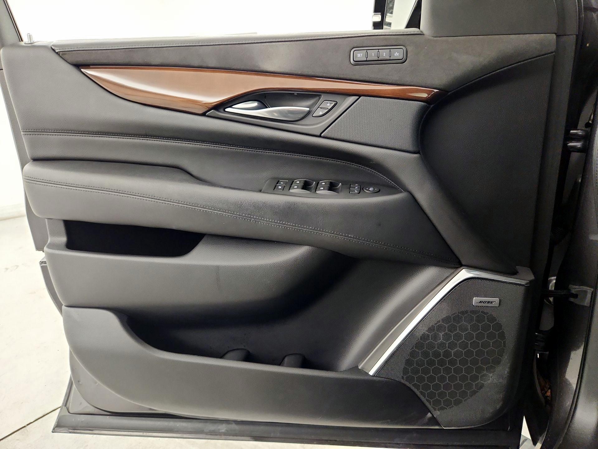 Thumbnail: 2018 Cadillac Escalade - 12
