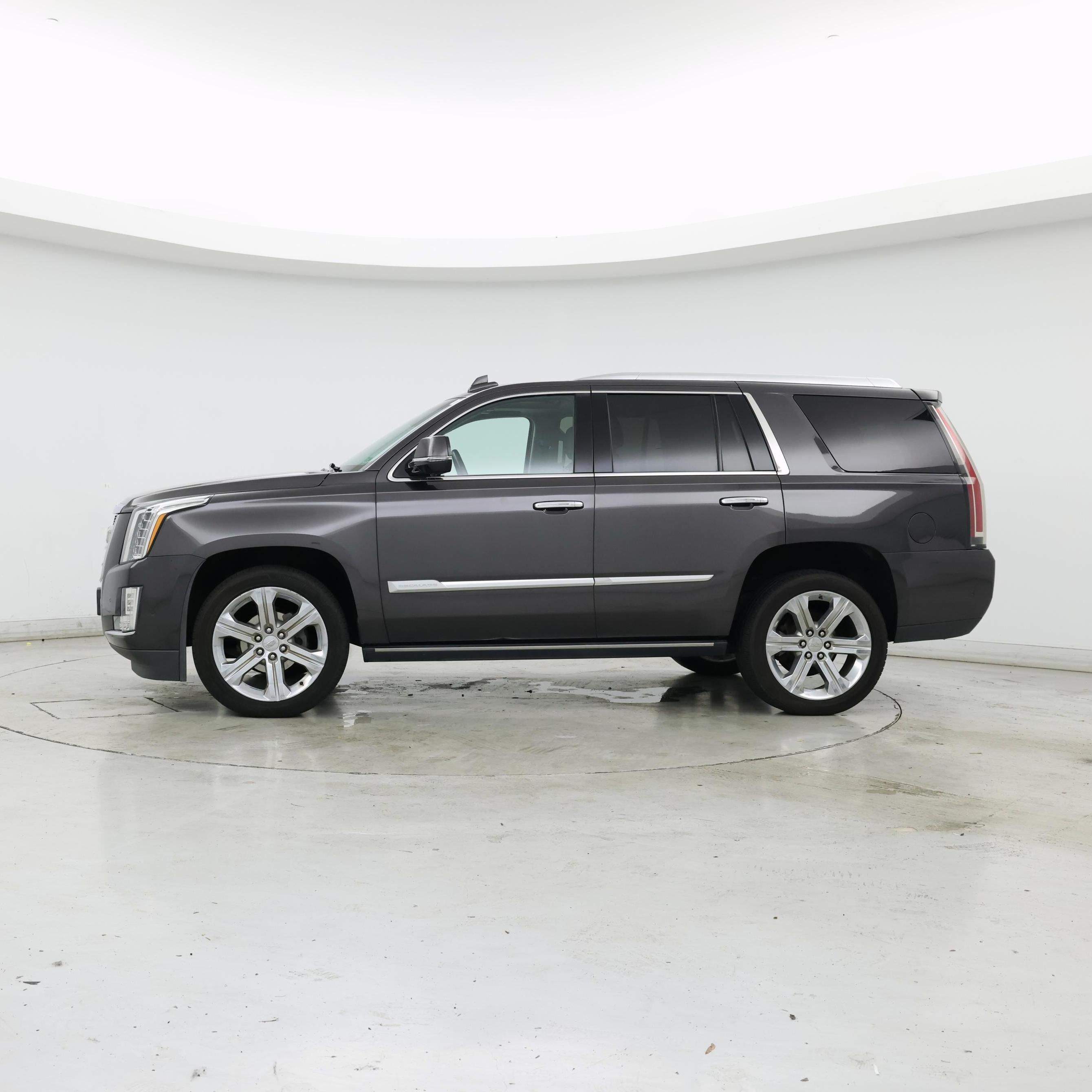 Thumbnail: 2018 Cadillac Escalade - 3