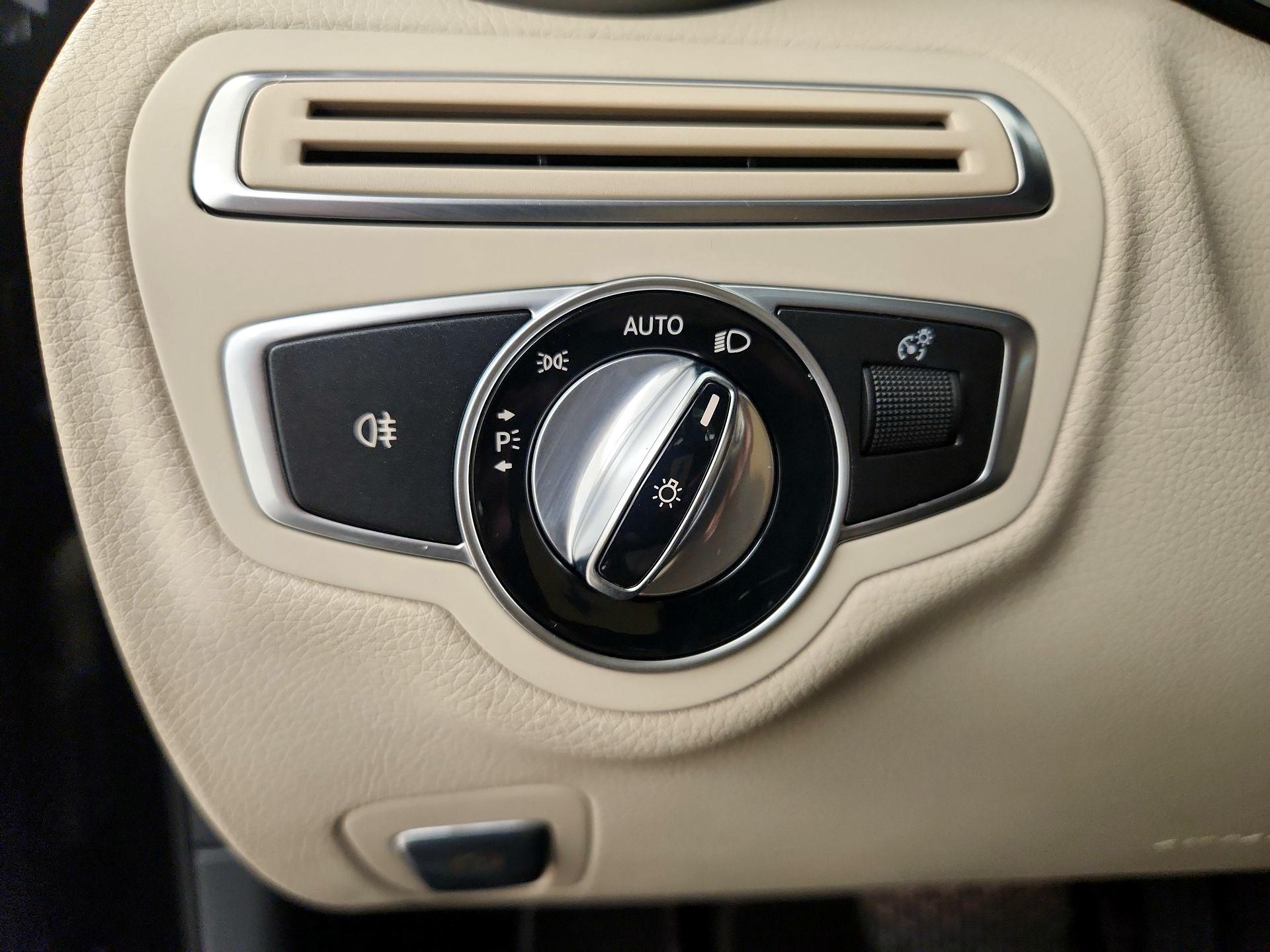 Thumbnail: 2016 Mercedes-Benz C-Class - 13