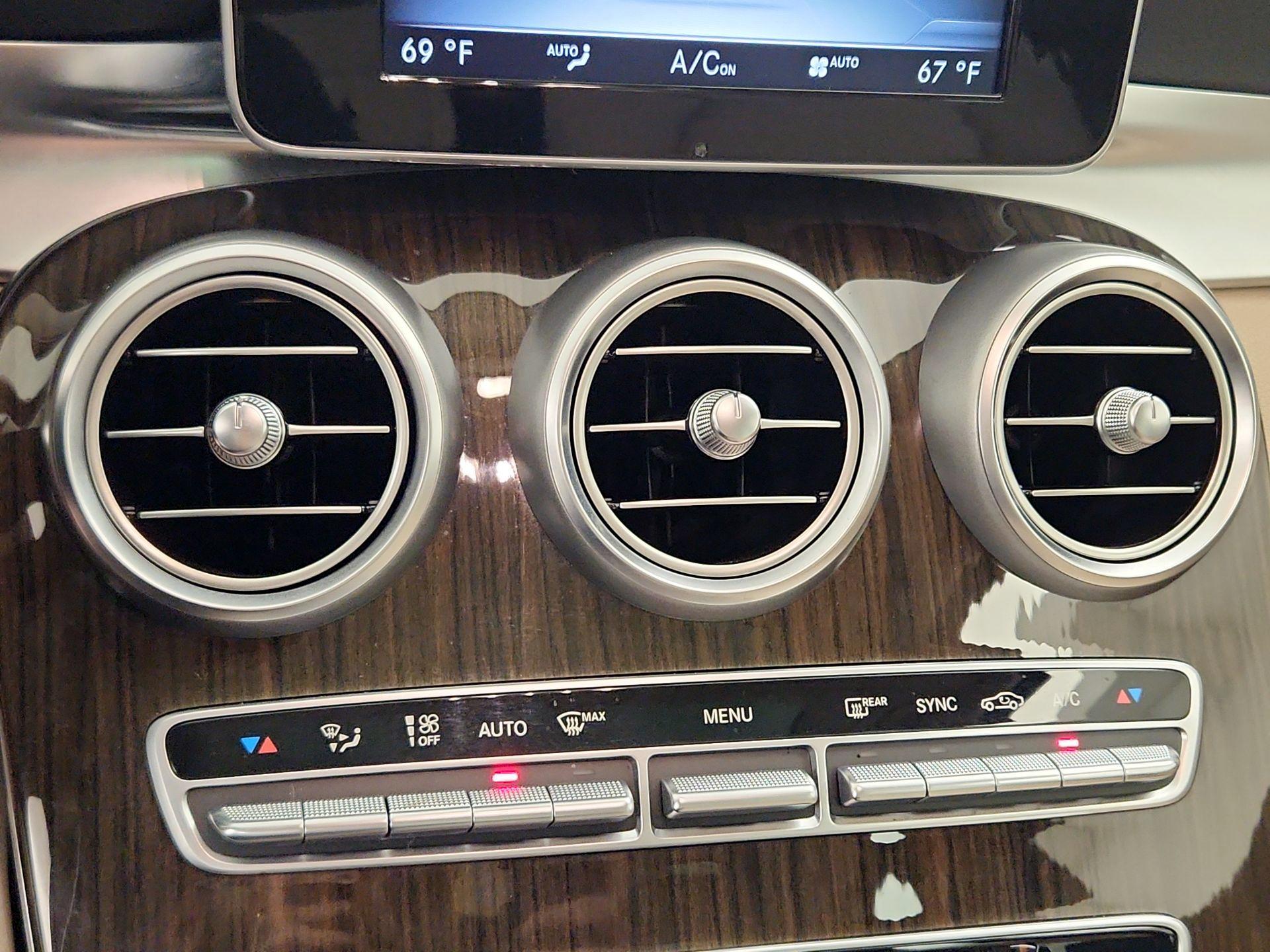 Thumbnail: 2016 Mercedes-Benz C-Class - 17