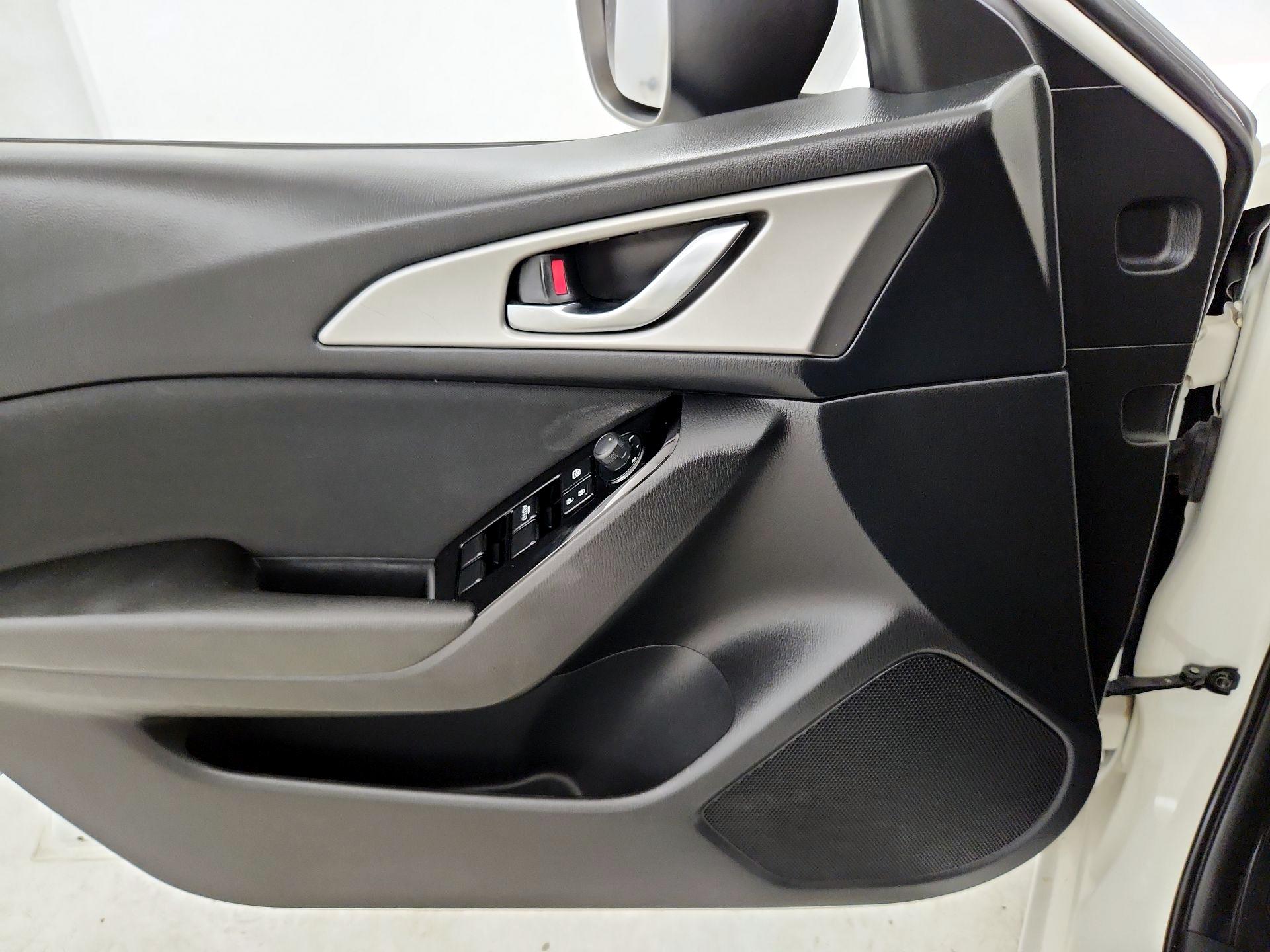 Thumbnail: 2017 Mazda Mazda3 - 12