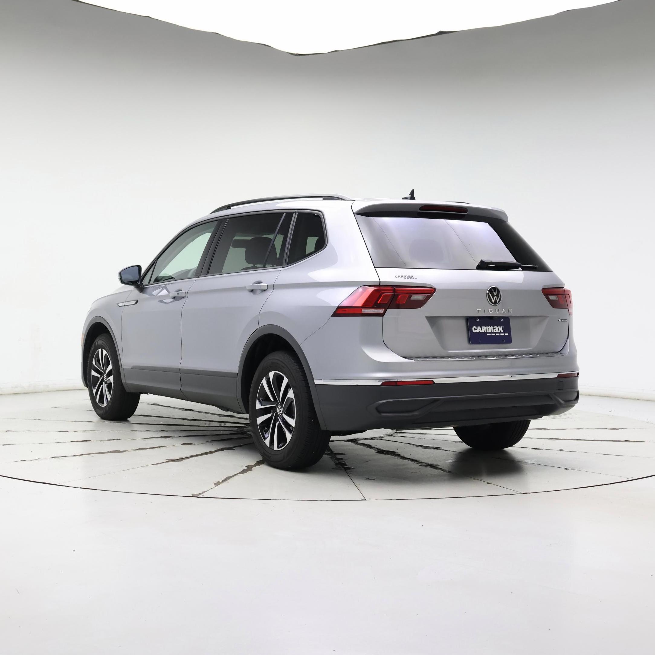 Thumbnail: 2022 Volkswagen Tiguan - 2