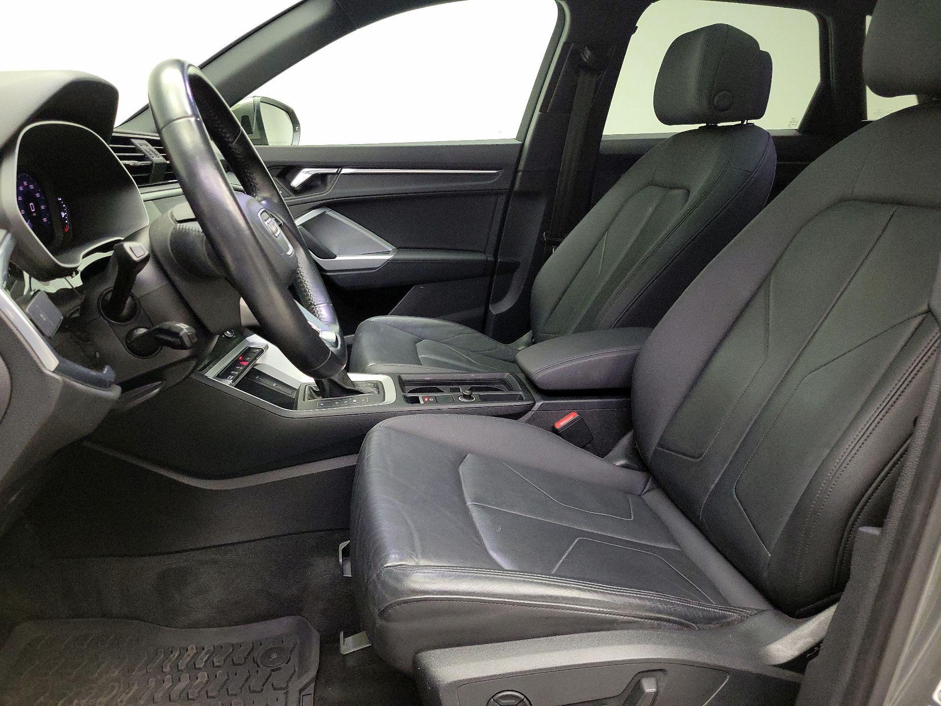 Thumbnail: 2020 Audi Q3 - 11