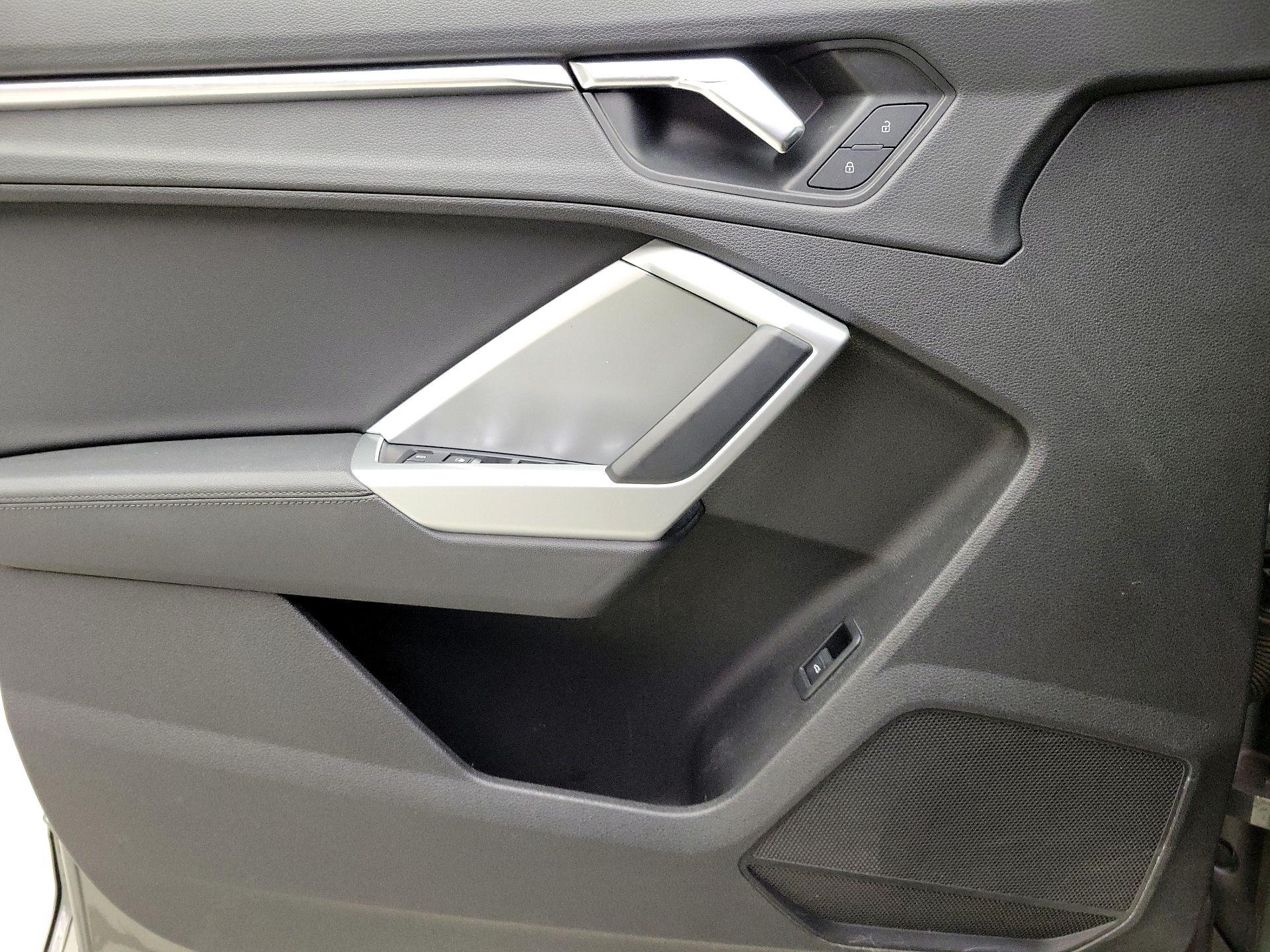Thumbnail: 2020 Audi Q3 - 12