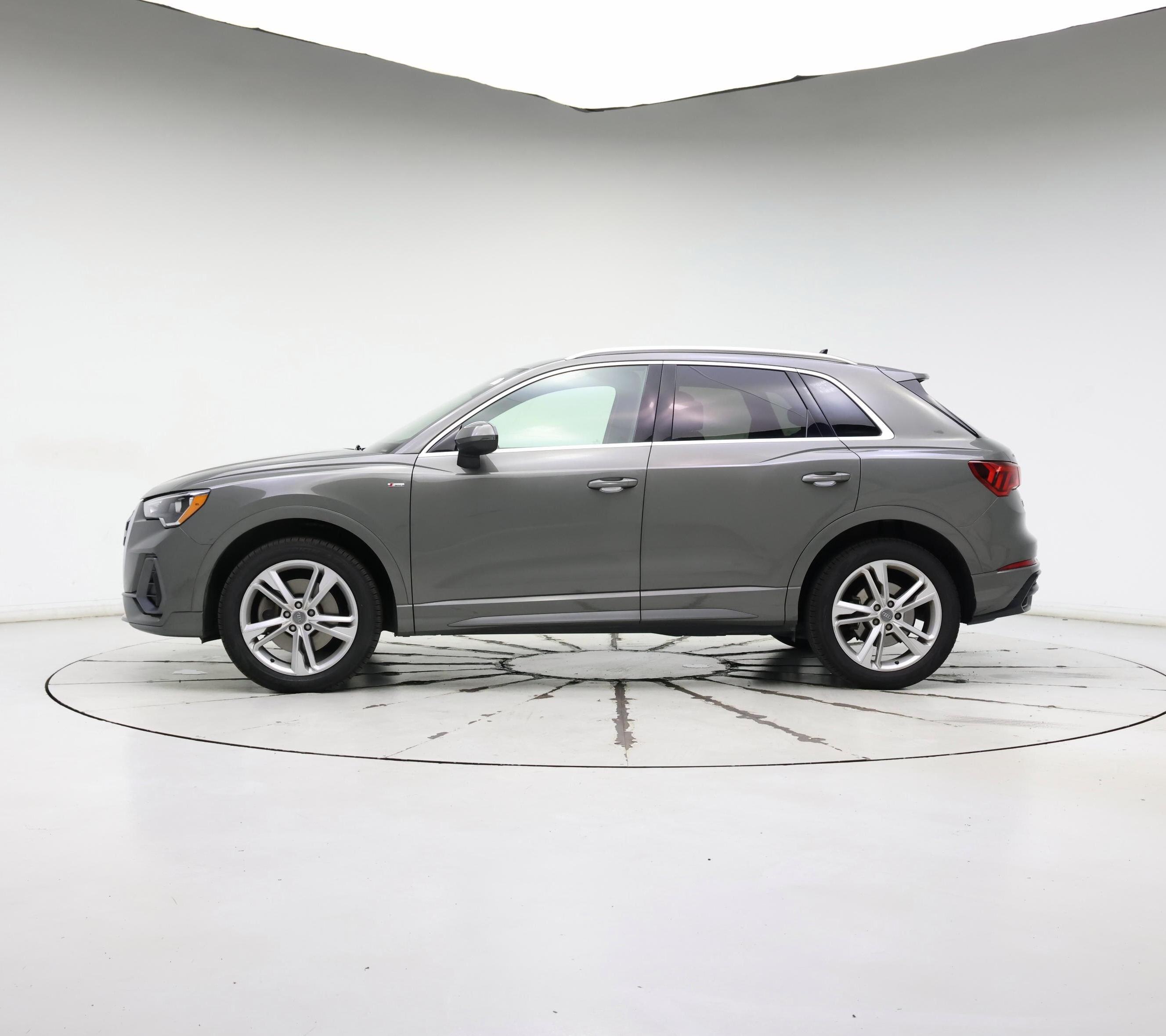 Thumbnail: 2020 Audi Q3 - 3