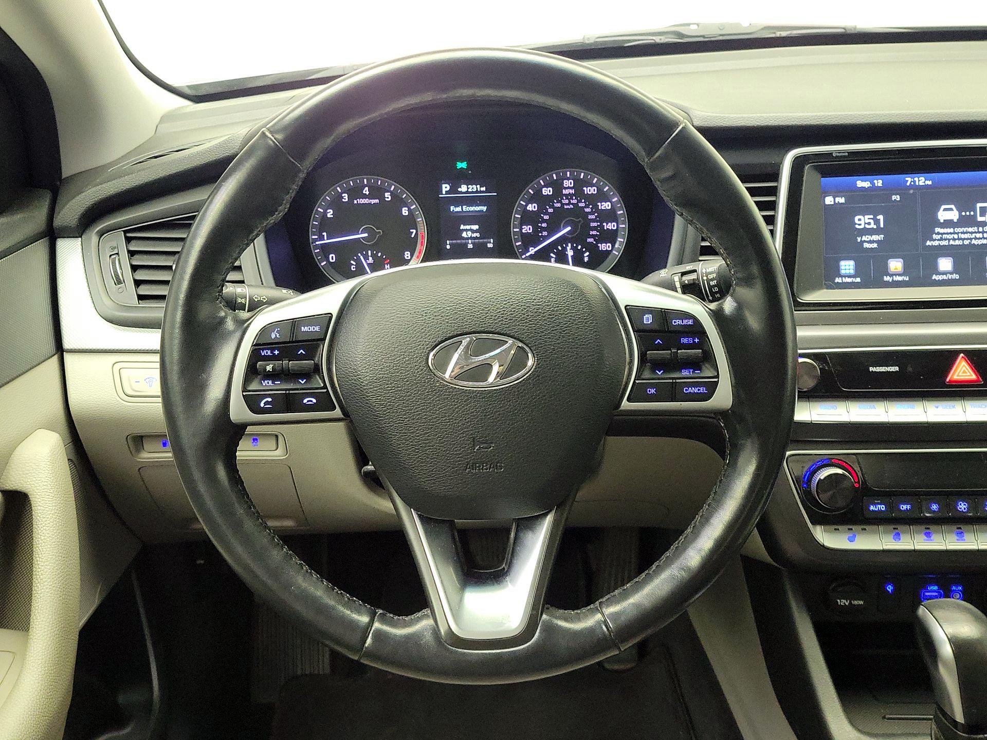 Thumbnail: 2019 Hyundai Sonata - 10