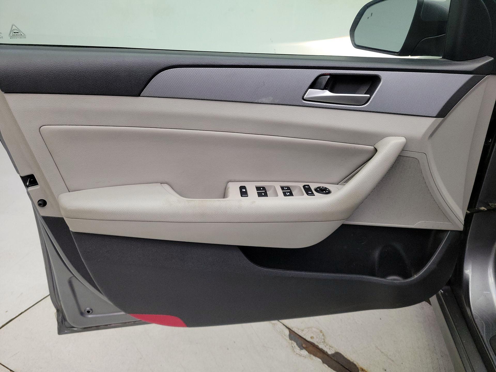 Thumbnail: 2019 Hyundai Sonata - 12