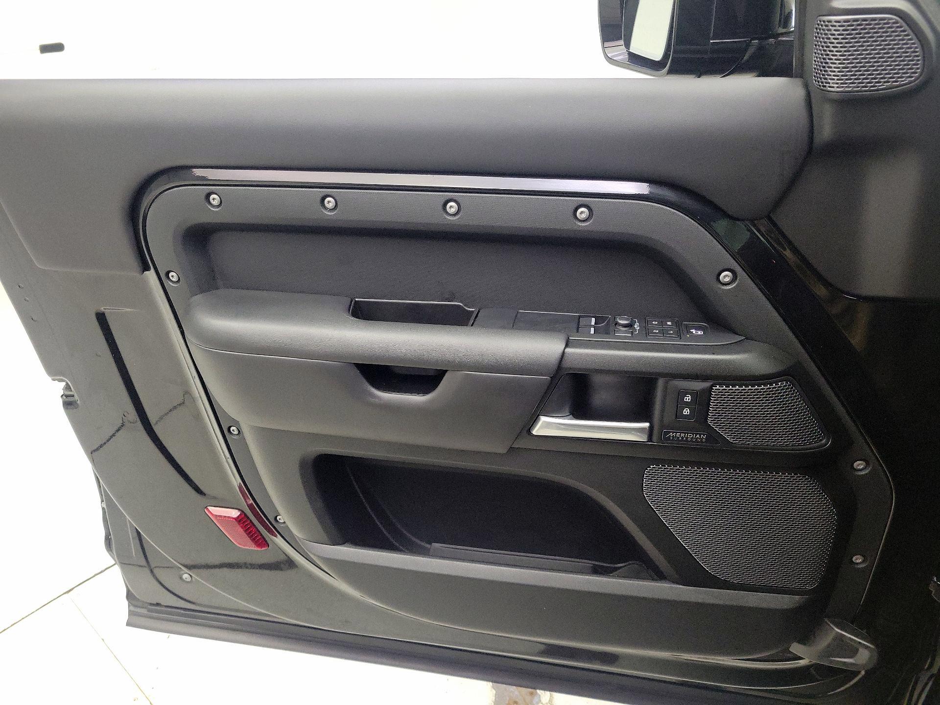 Thumbnail: 2022 Land Rover Defender - 12