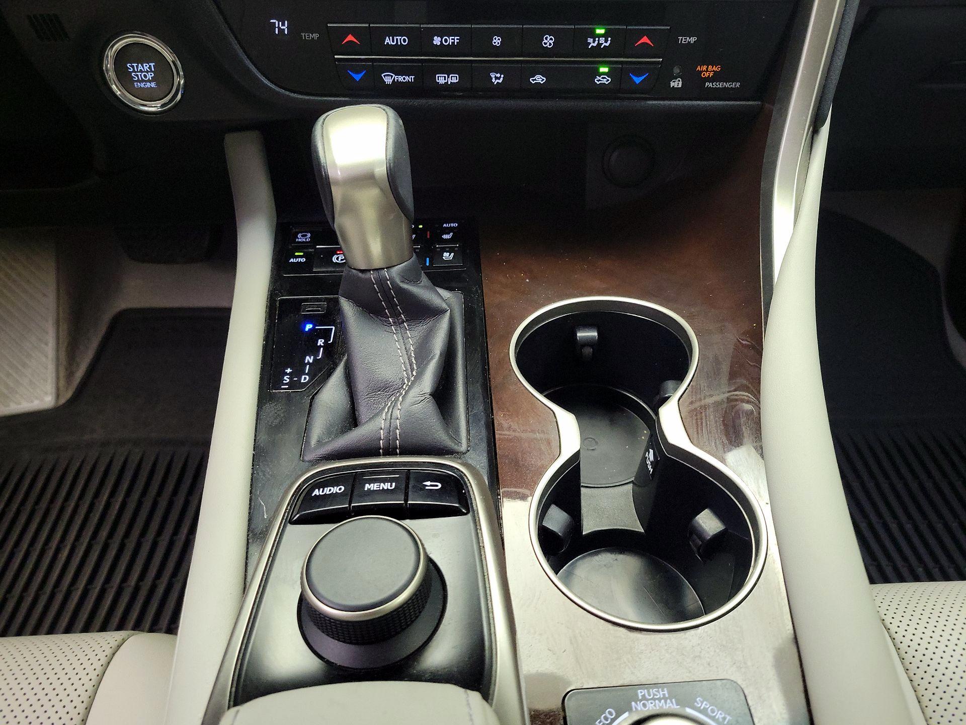 Thumbnail: 2016 Lexus RX - 17